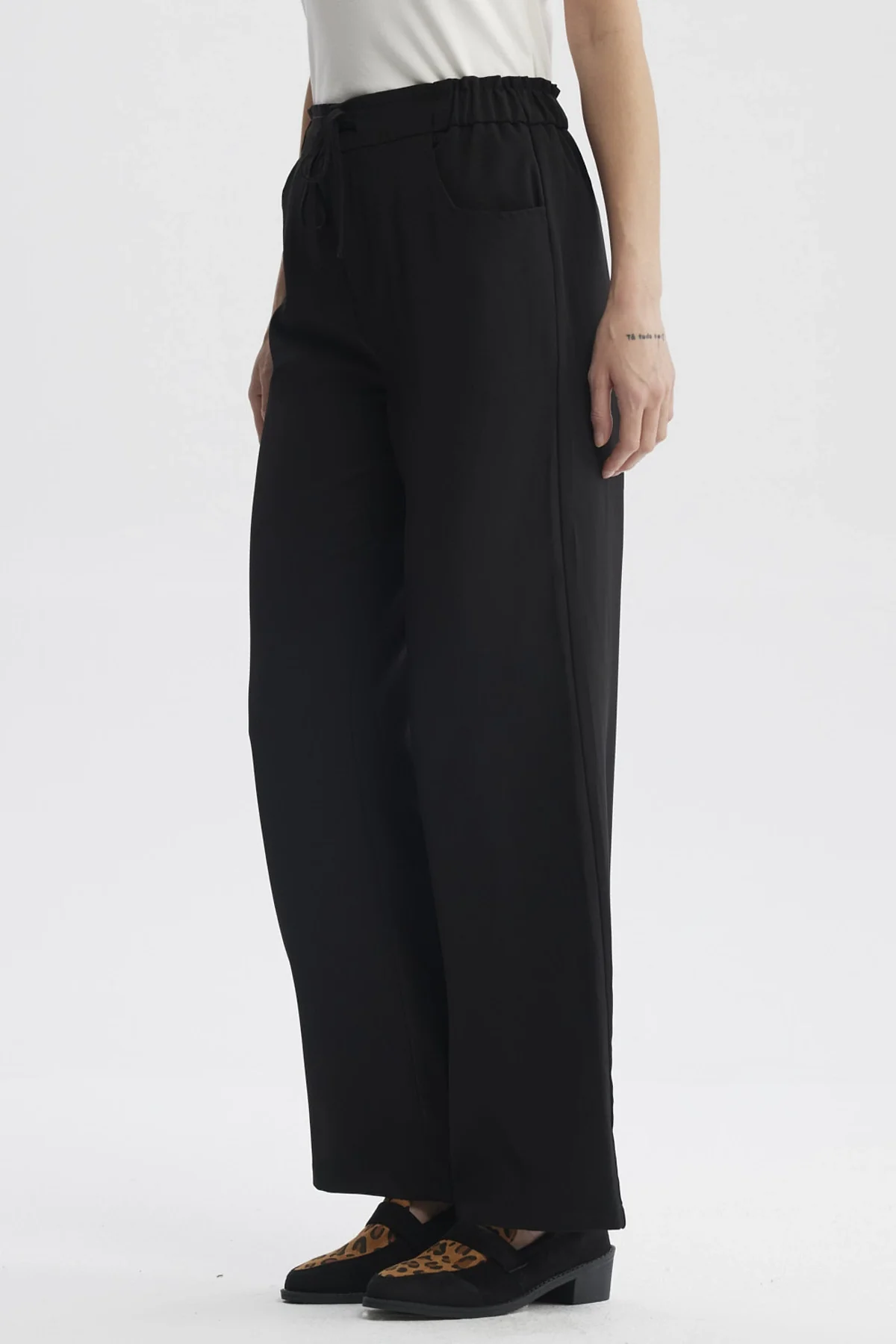 Pantalón Mujer Pretina Con Cordón Negro - Image 2