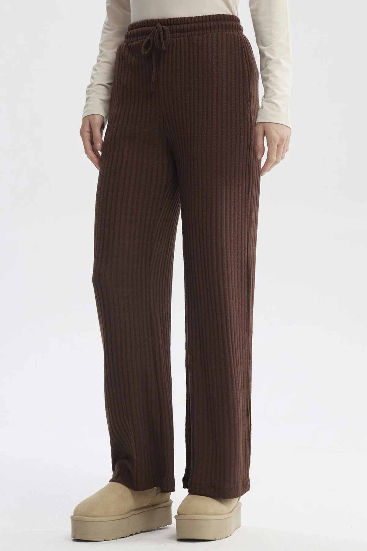 Pantalón Mujer Wide Leg Café - Image 2