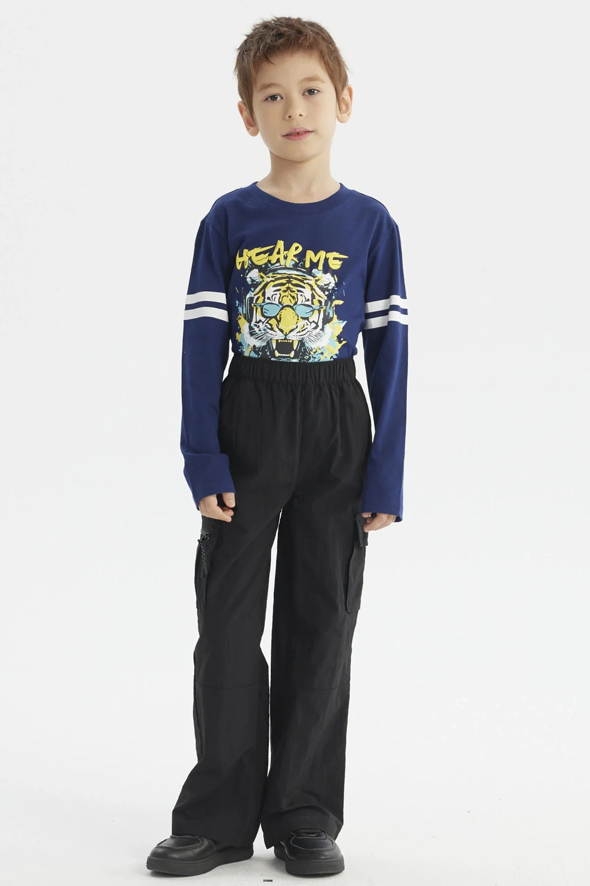Pantalón Niño Calce Recto Taslan Negro - Image 4