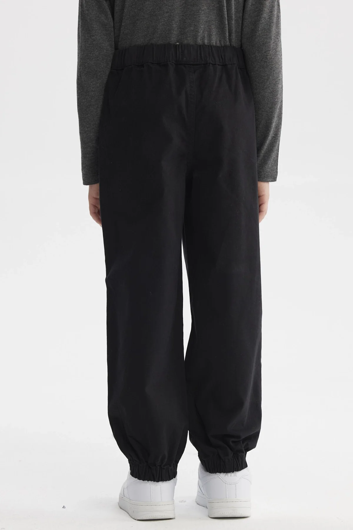 Pantalón Niño Pitillo Negro - Image 3