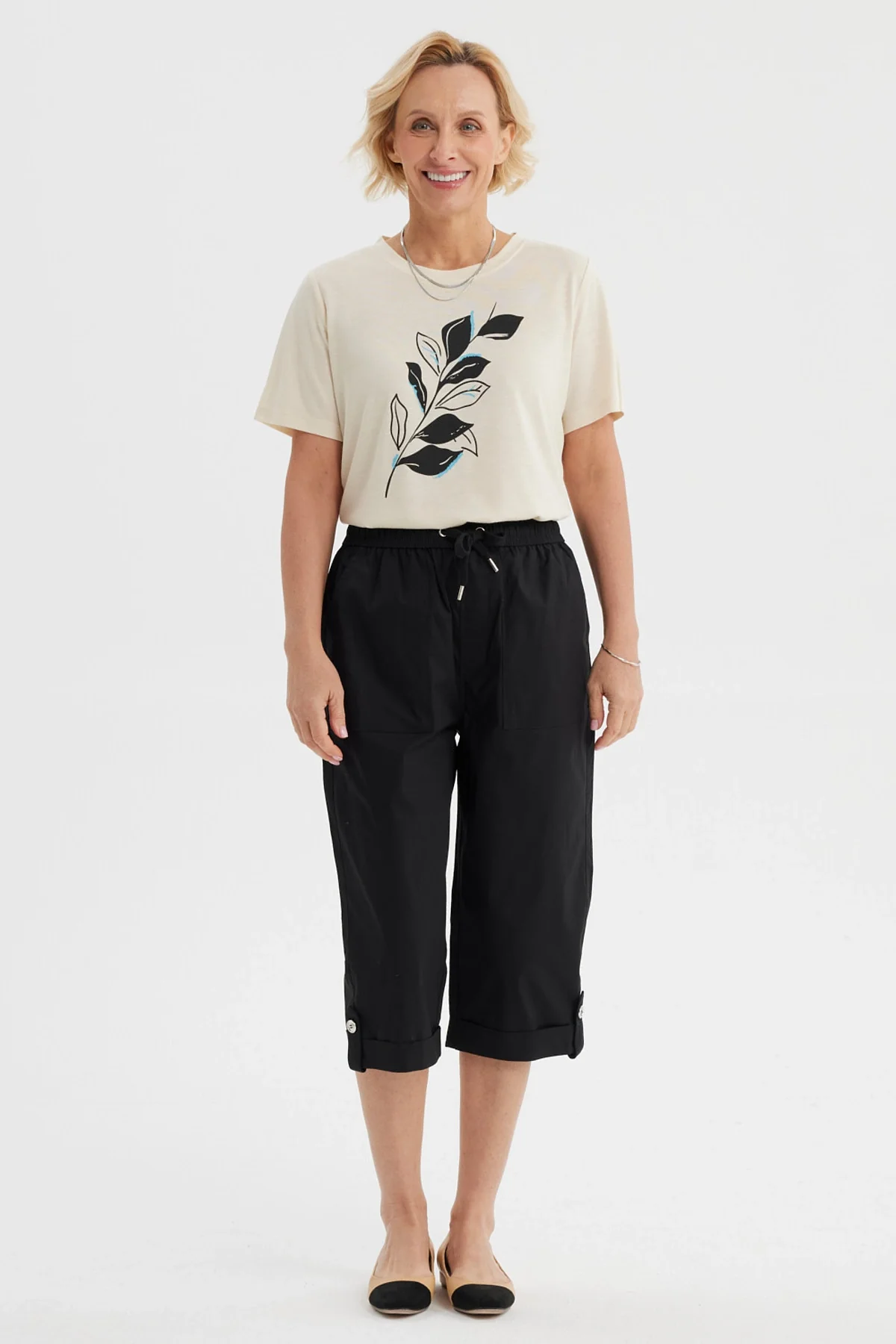 Pantalón Pescador Mujer Con Cortes Y Aperturas Negro - Image 4