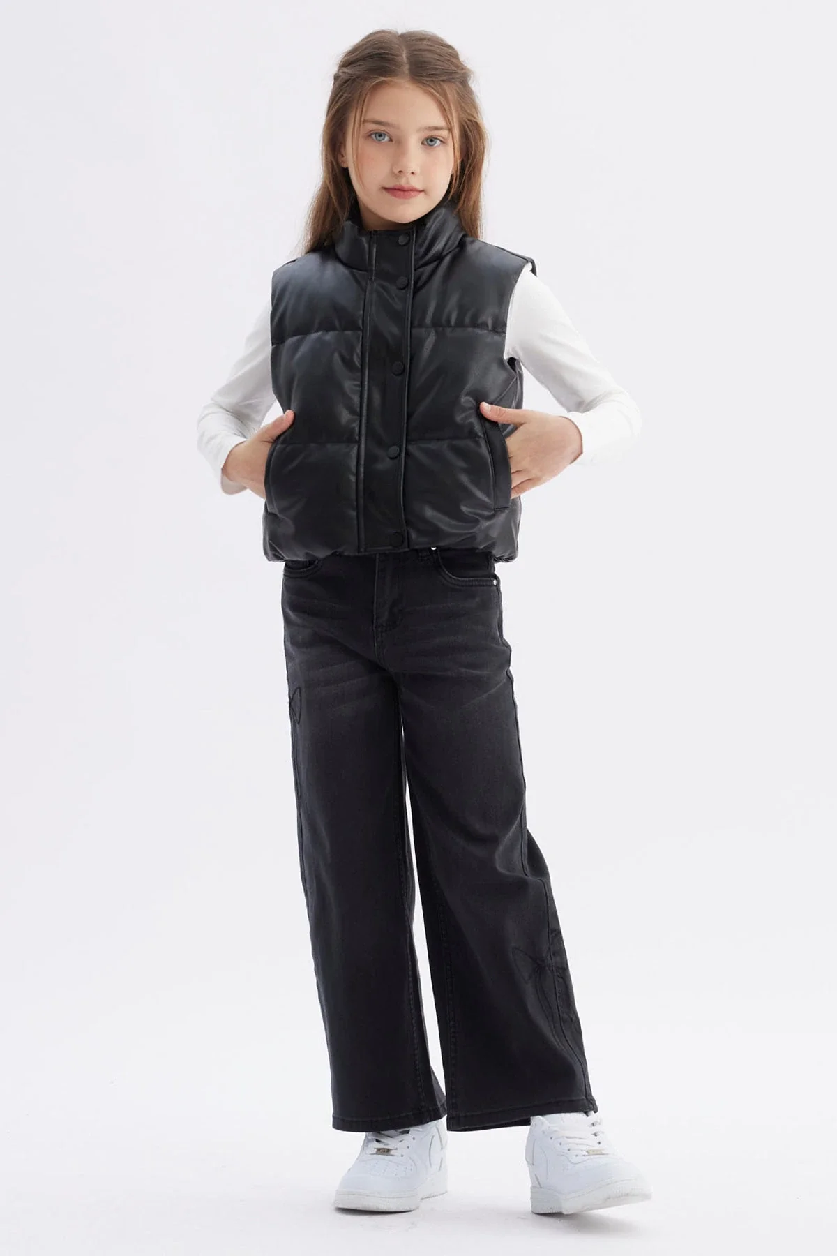 Parka Niña Efecto Cuero Negro - Image 4
