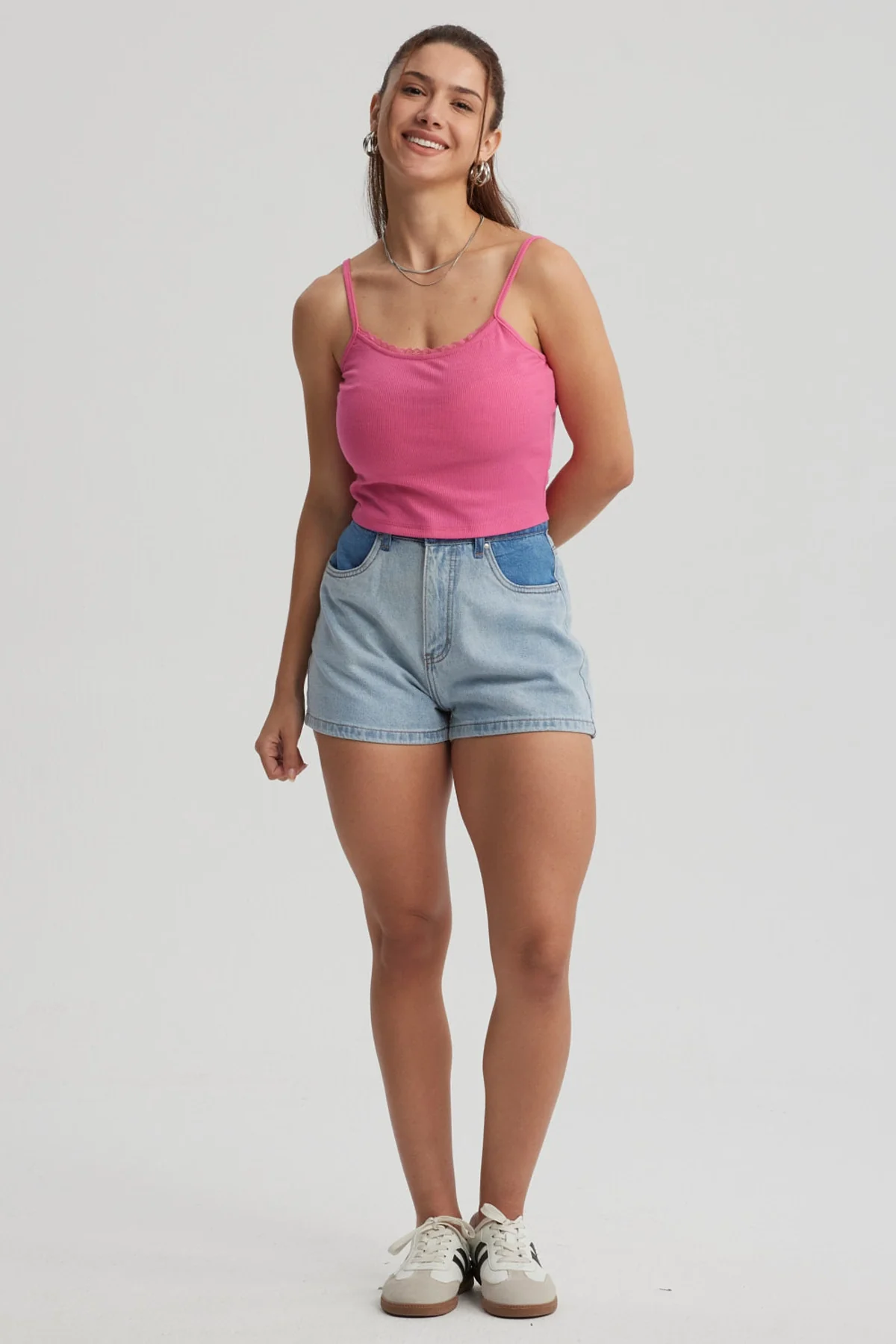 Peto Mujer Encaje Crop Rosado - Image 4