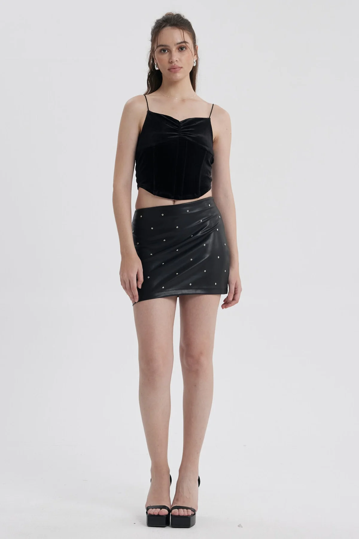 Peto Mujer Velvet Negro - Image 4