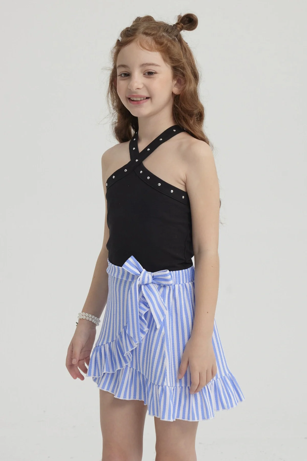 Peto Niña Cuello Cruzado Tachas Negro - Image 2