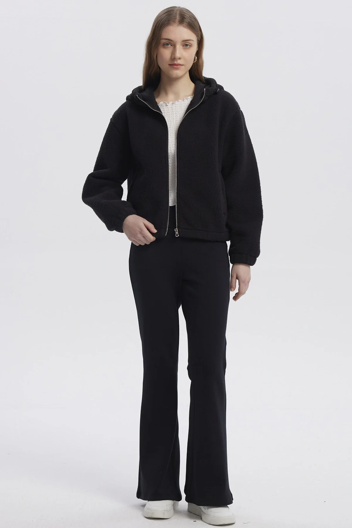 Polar Mujer Peludo Negro - Image 4