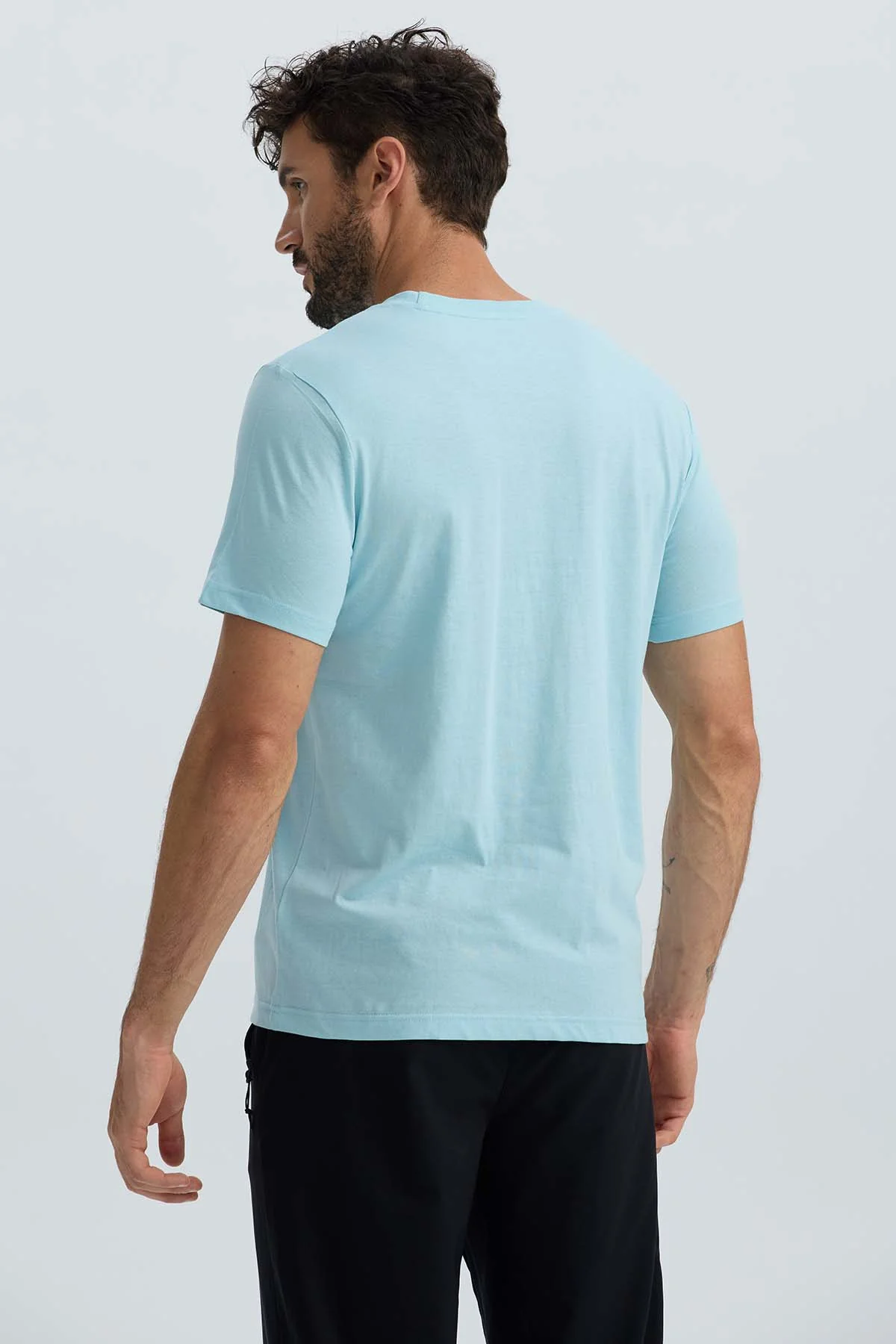 Polera Hombre Básica Con Bolsillo Celeste - Image 3