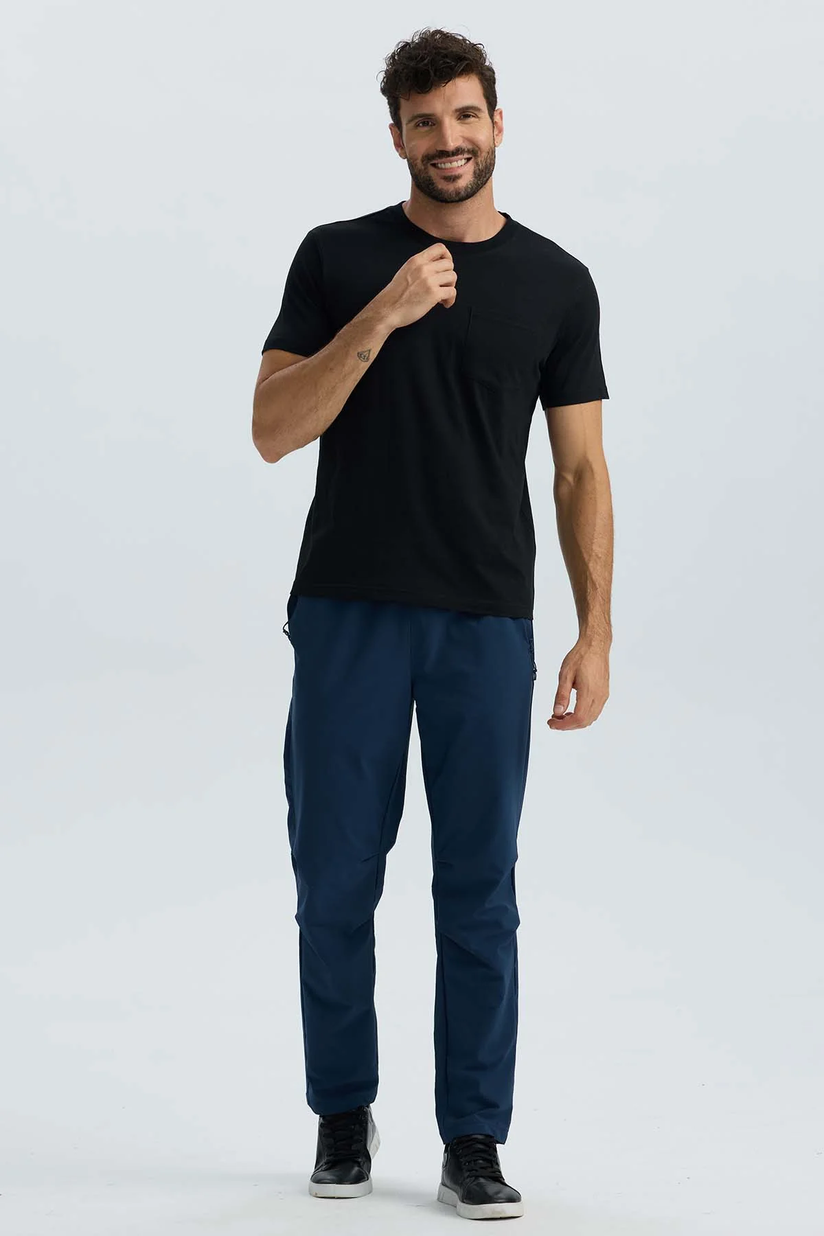 Polera Hombre Básica Con Bolsillo Negro - Image 4