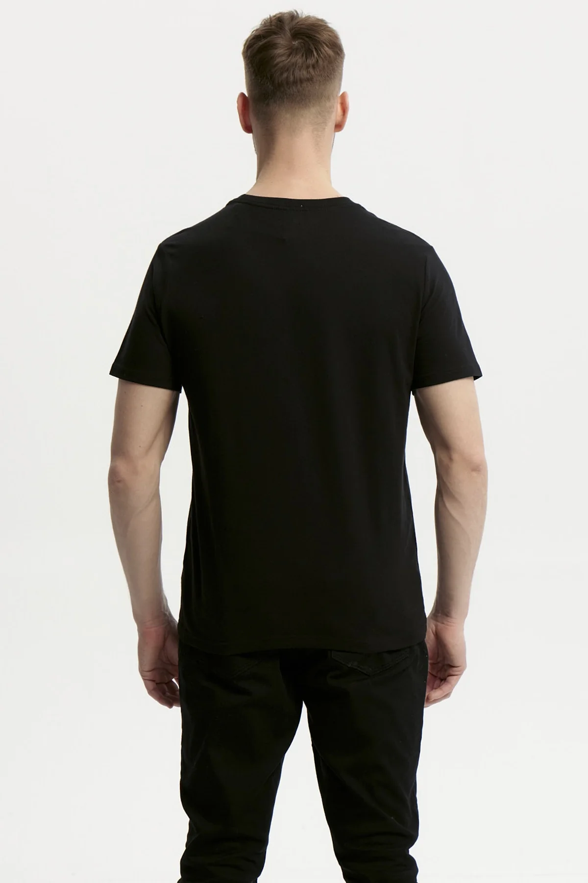 Polera Hombre Básica Con Bolsillo Negro - Image 3