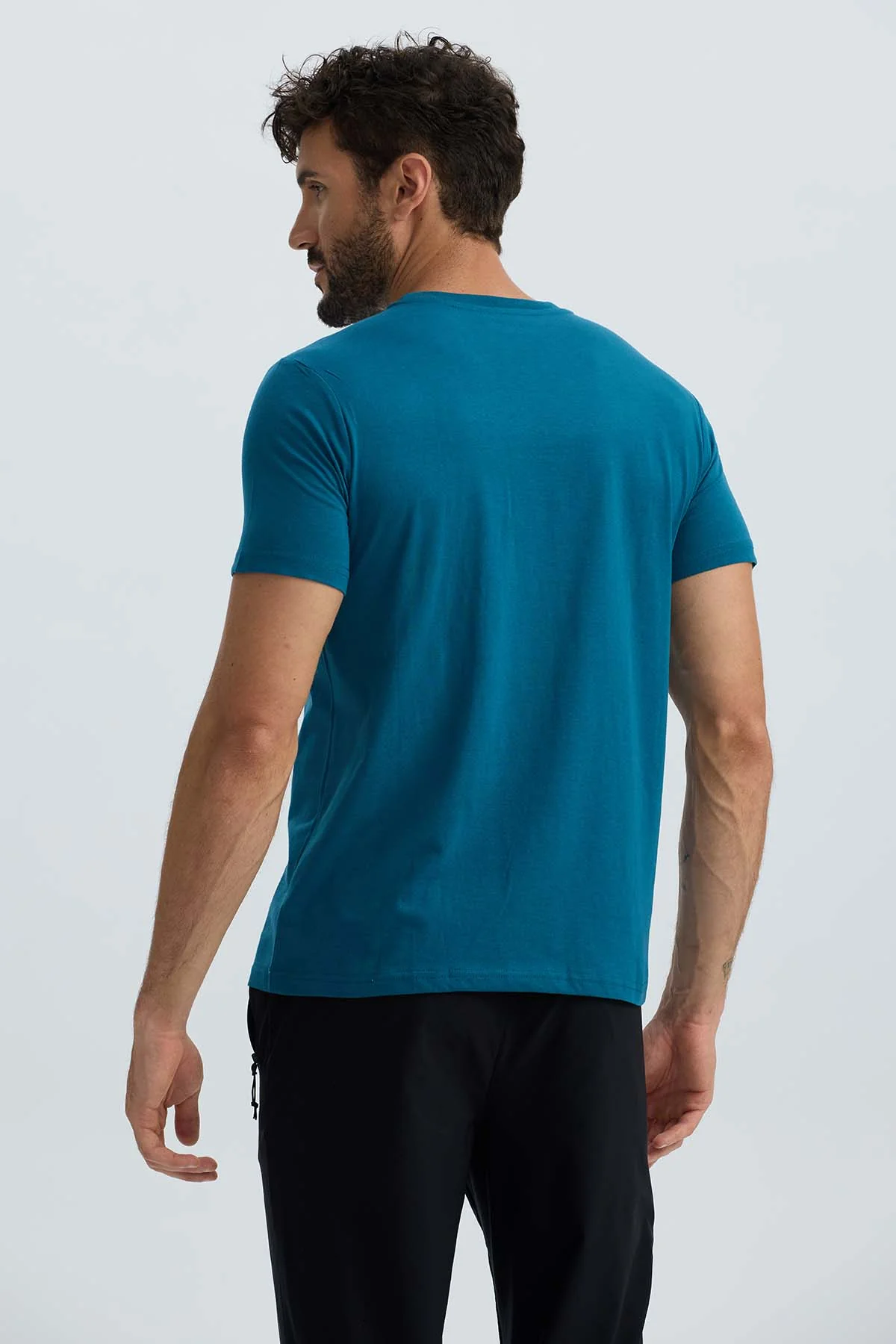 Polera Hombre Básica Con Bolsillo Petroleo - Image 3