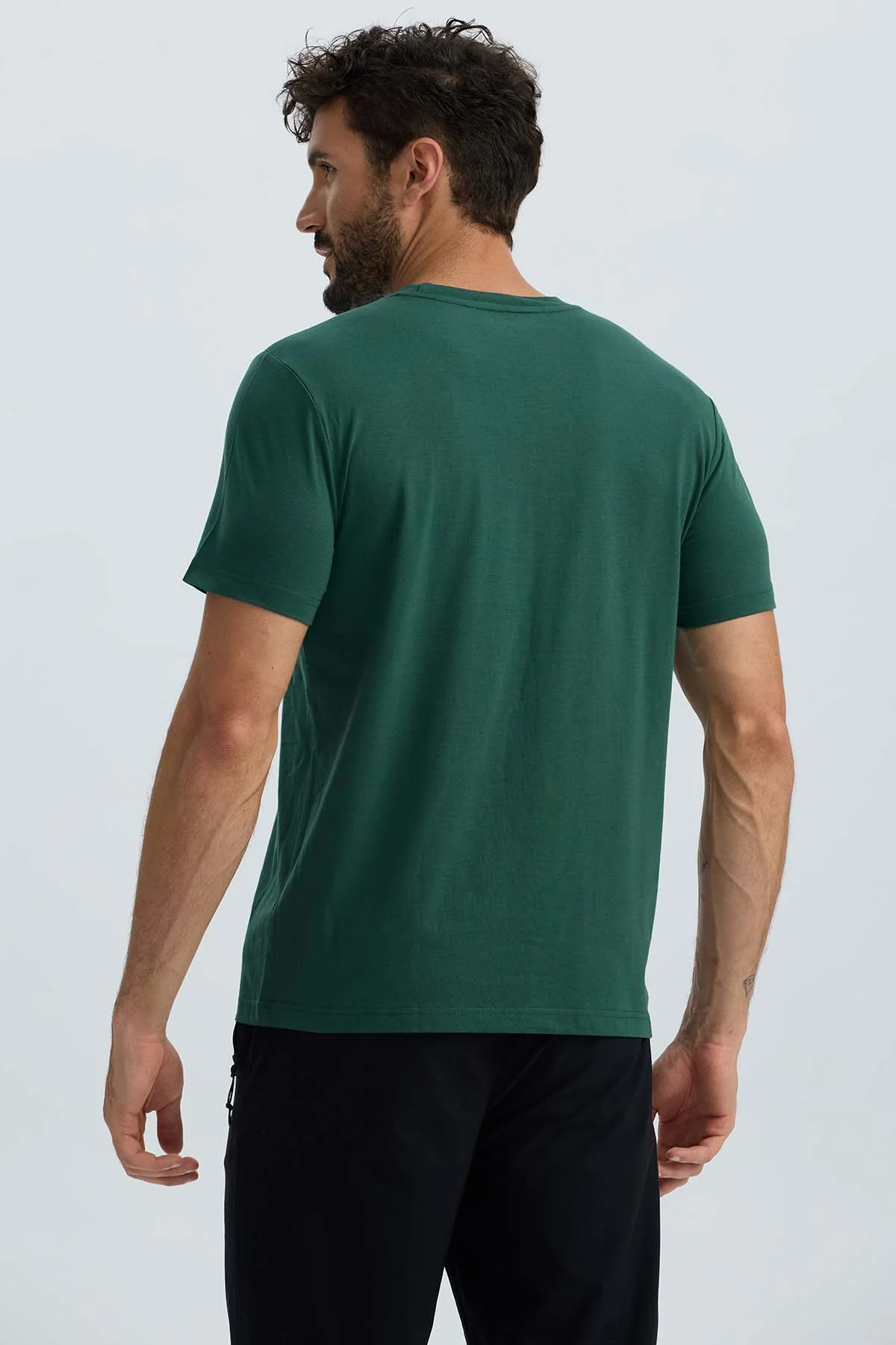 Polera Hombre Básica Con Bolsillo Verde Olivo - Image 3