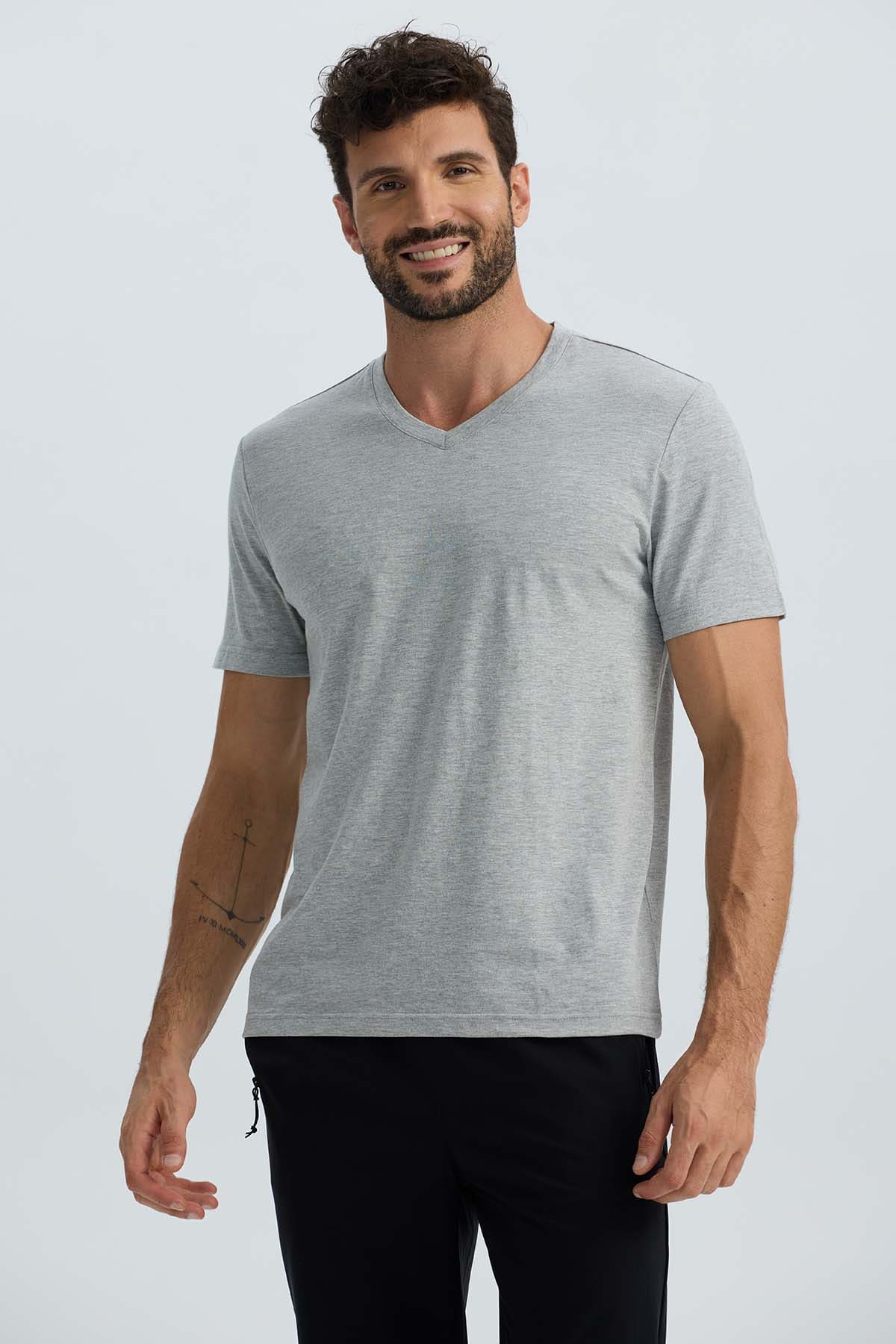 Polera Hombre Básica Gris Melange - Image 2