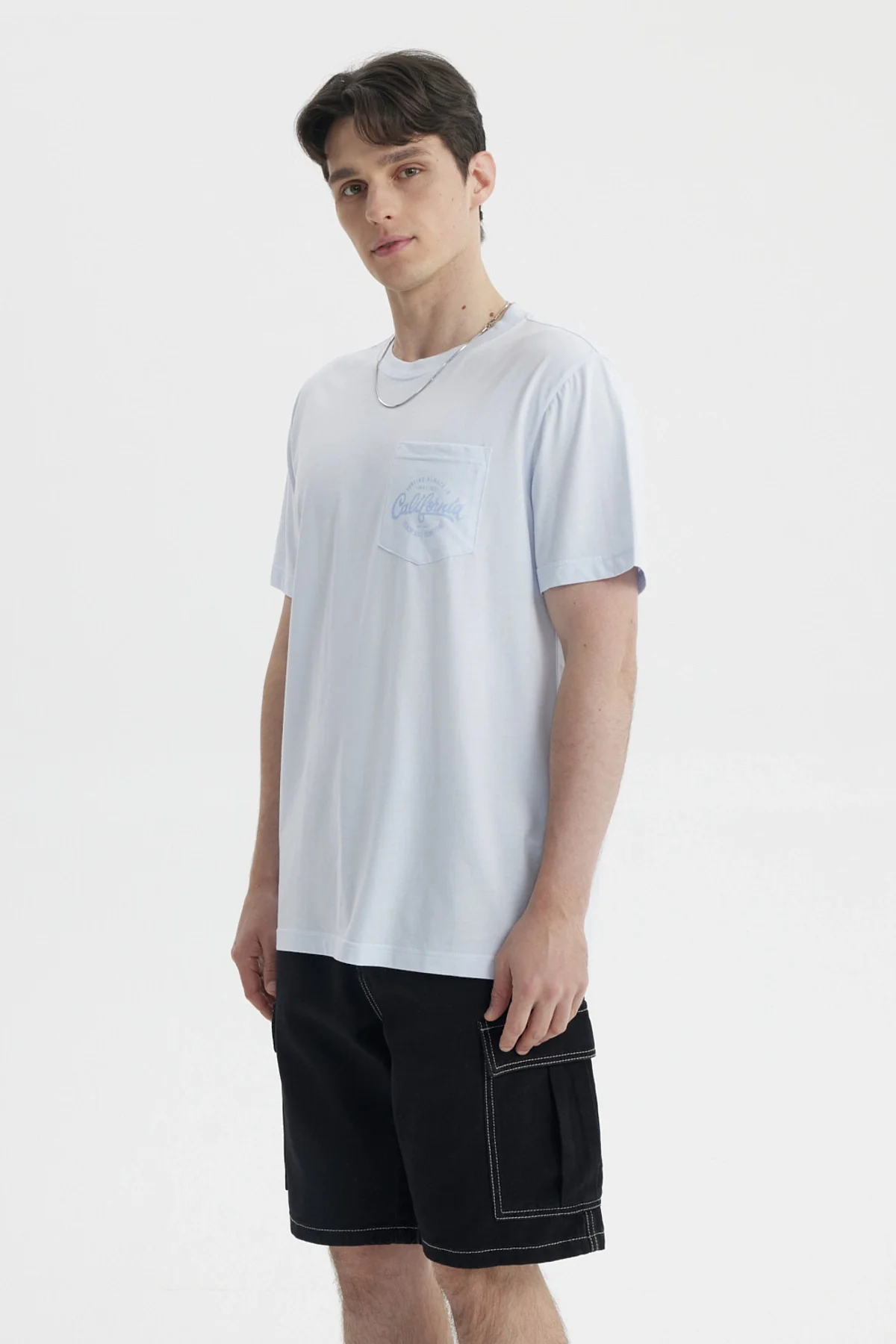 Polera Hombre Con Bolsillo Print Celeste Claro - Image 2
