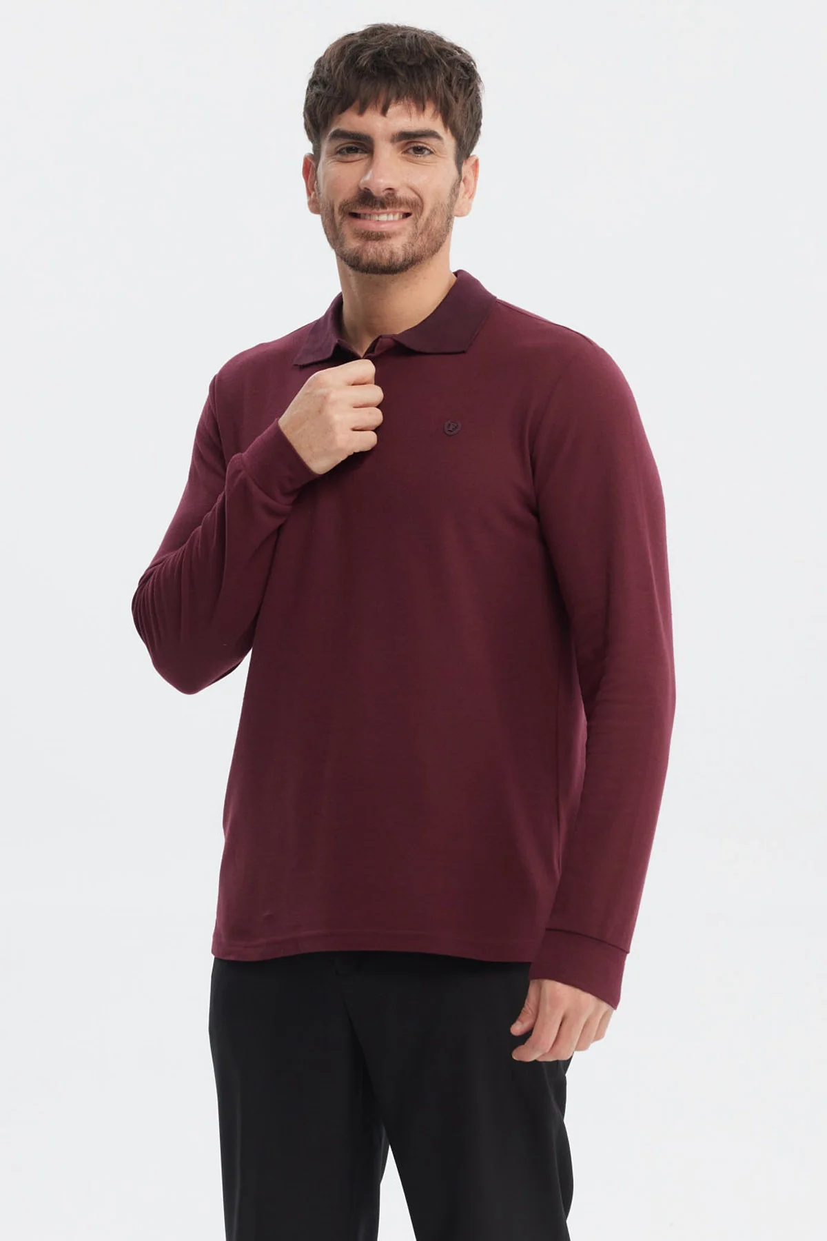 Polera Hombre Cuello Contraste Burdeo - Image 2