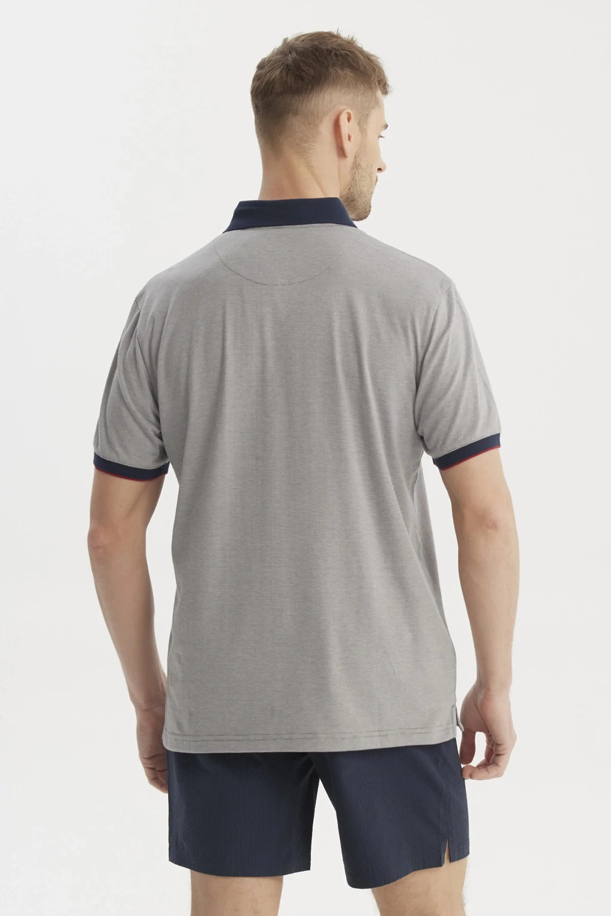 Polera Hombre Cuello Contraste Gris - Image 3