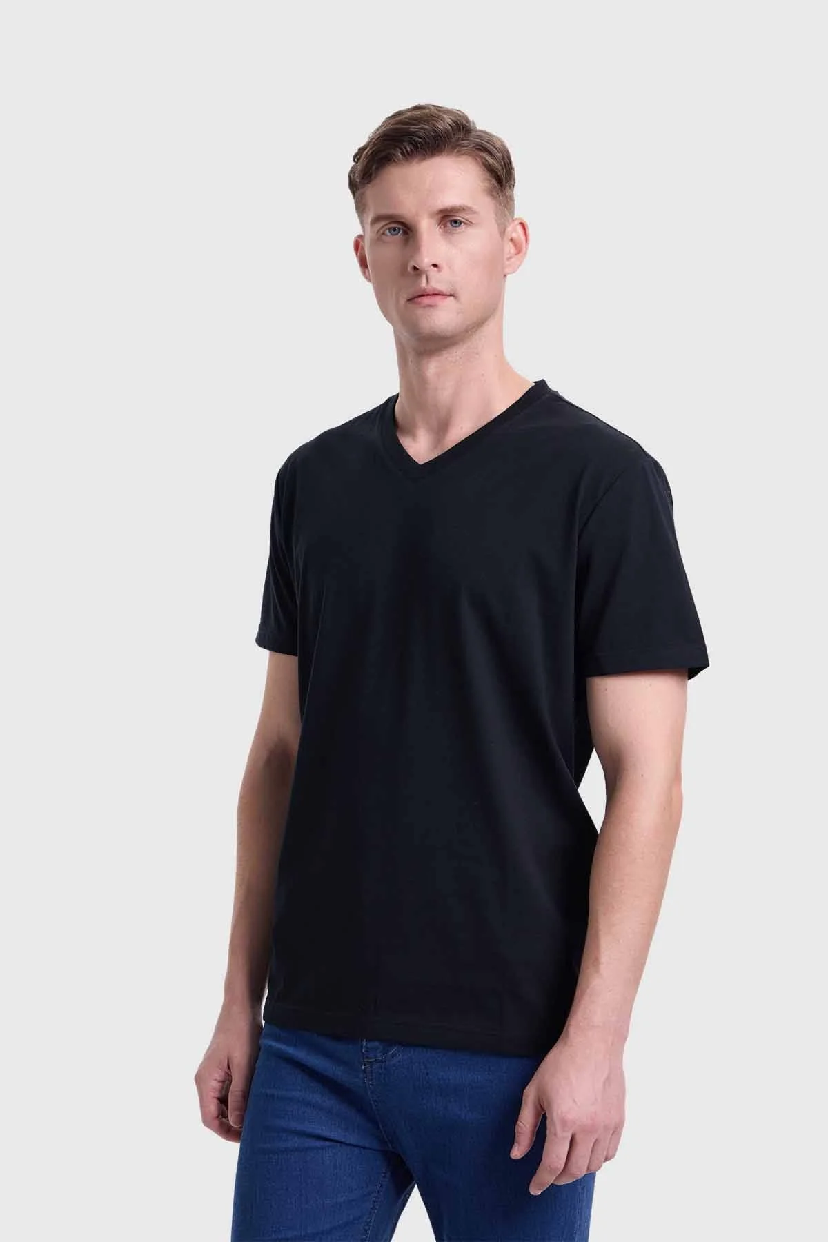 Polera Hombre Cuello V Básica Negro - Image 2