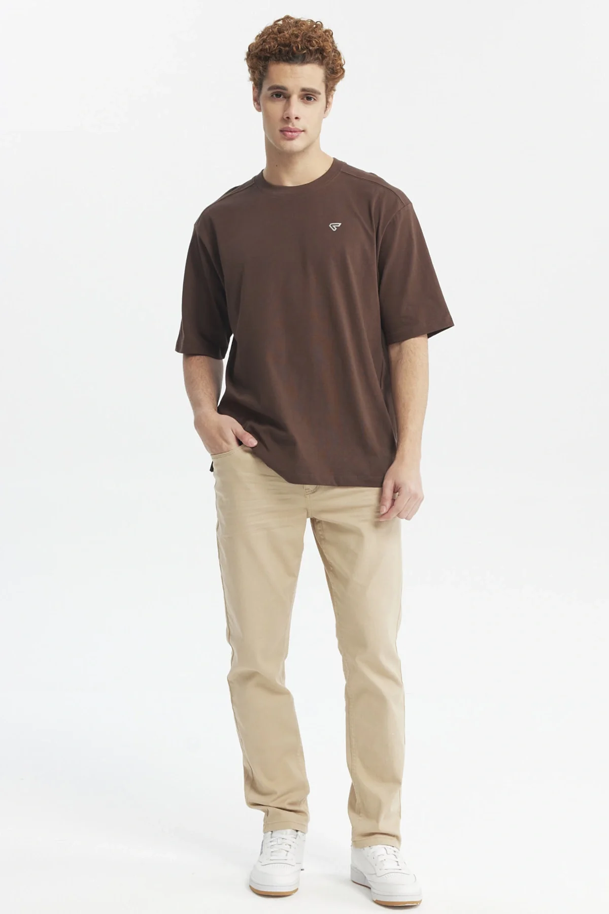 Polera Hombre Label Pecho Chocolate - Image 4