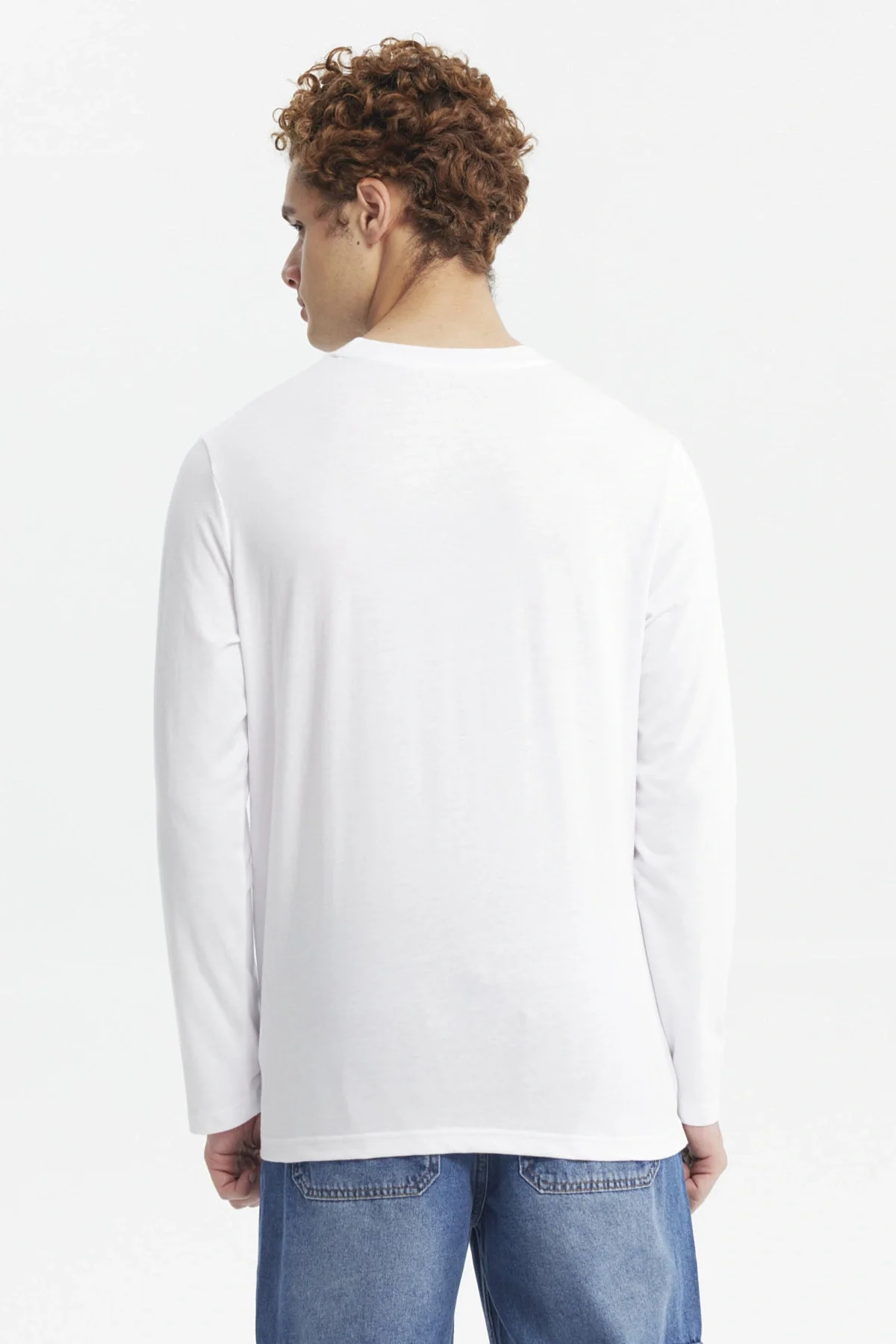Polera Hombre Larga Con Print Blanco - Image 3