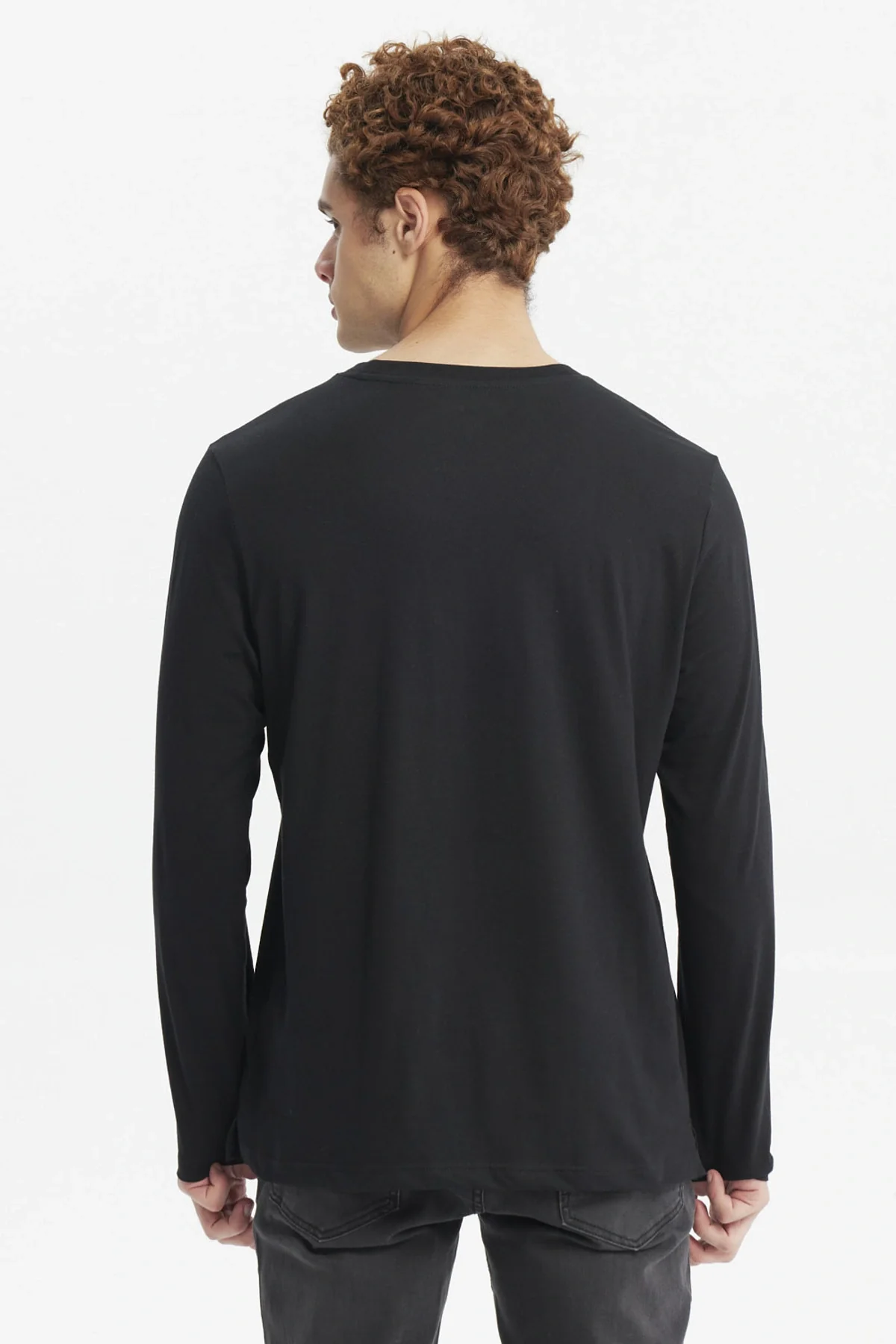 Polera Hombre Larga Con Print Negro - Image 3