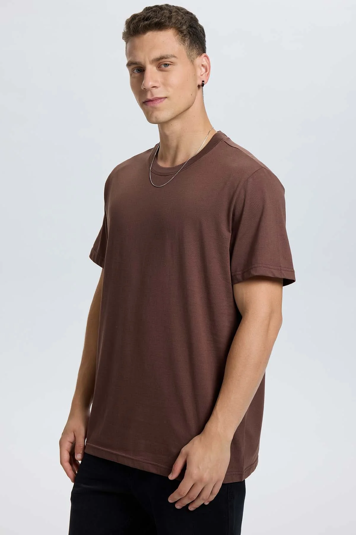 Polera Hombre Regular Fit Básica Chocolate - Image 2