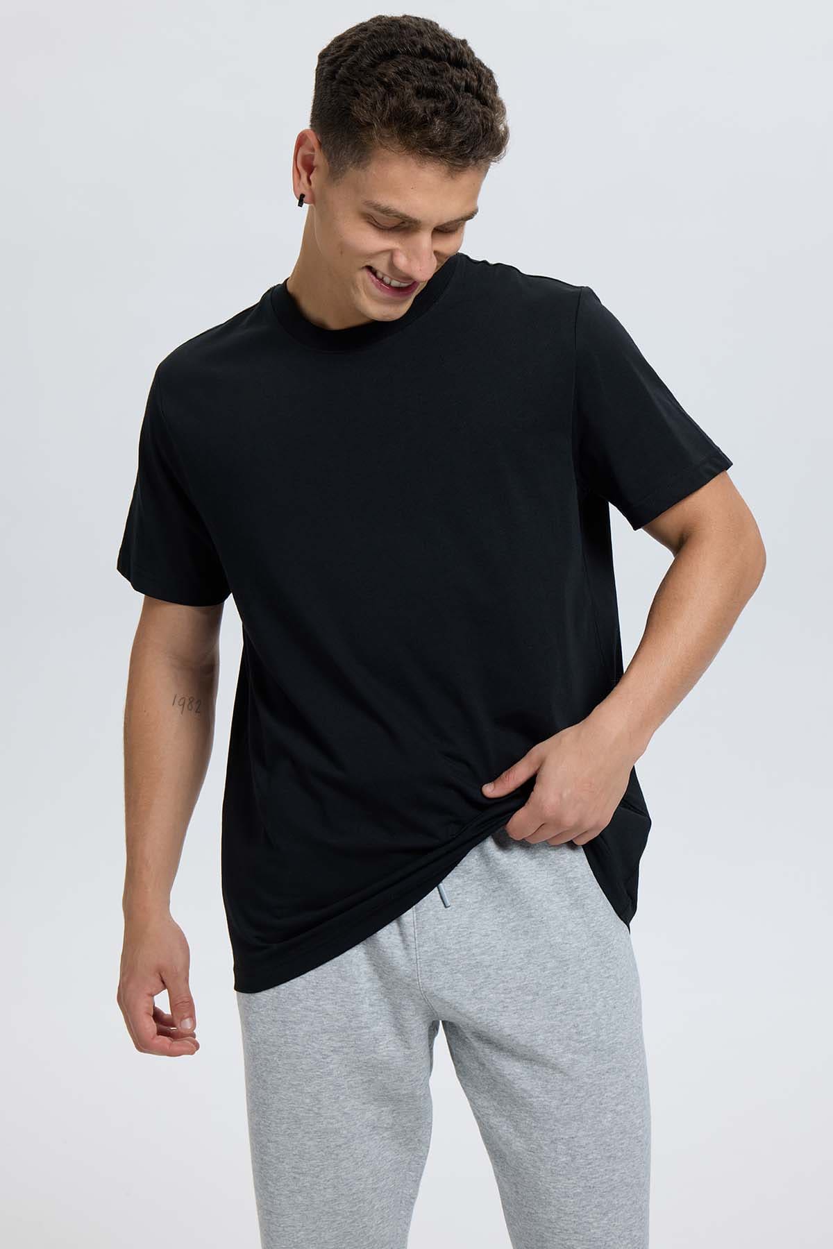 Polera Hombre Regular Fit Básica Negro - Image 2