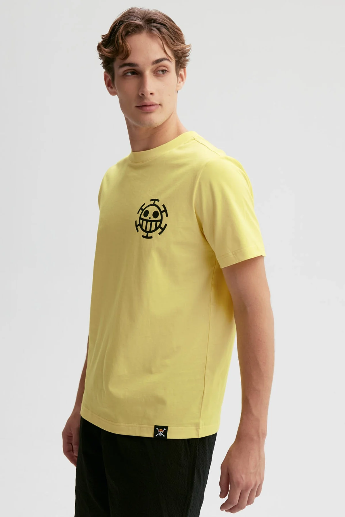 Polera Hombre One Piece Amarillo - Image 2