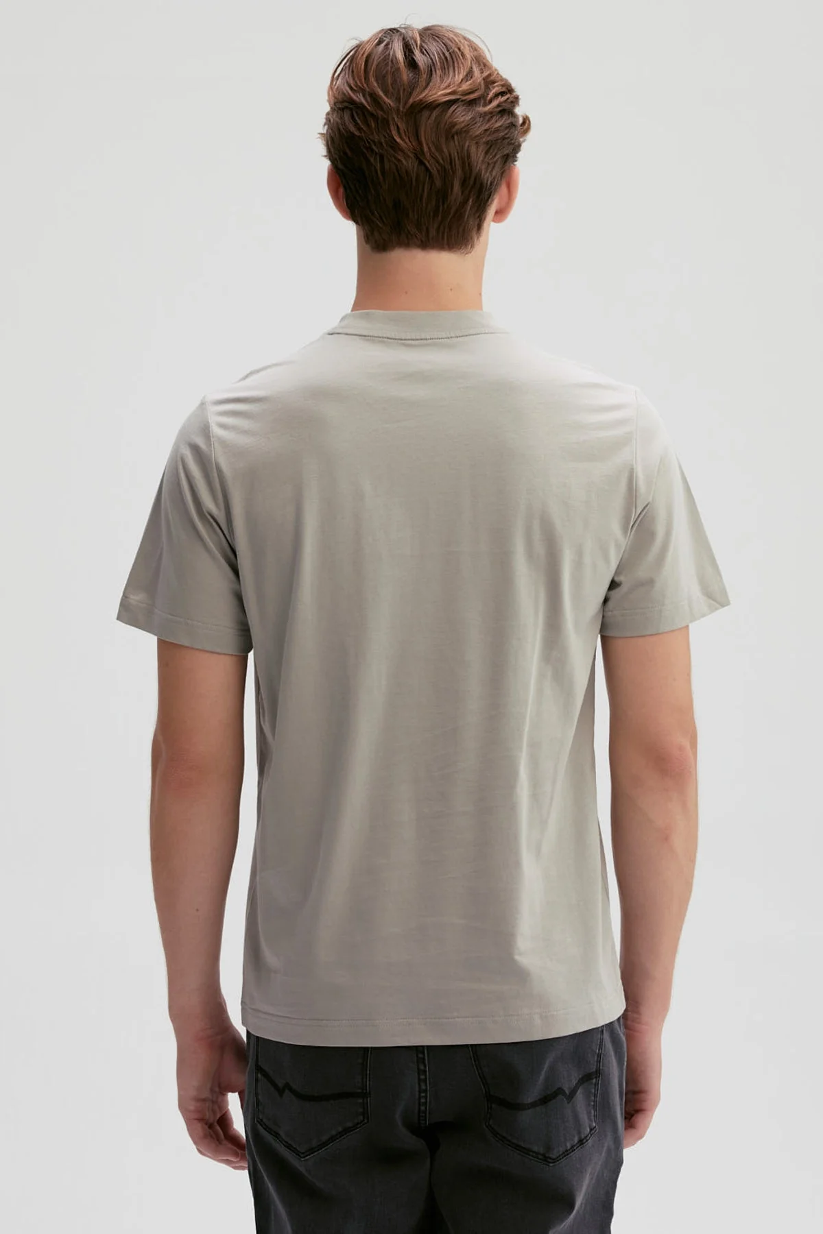 Polera Hombre One Piece Gris - Image 3