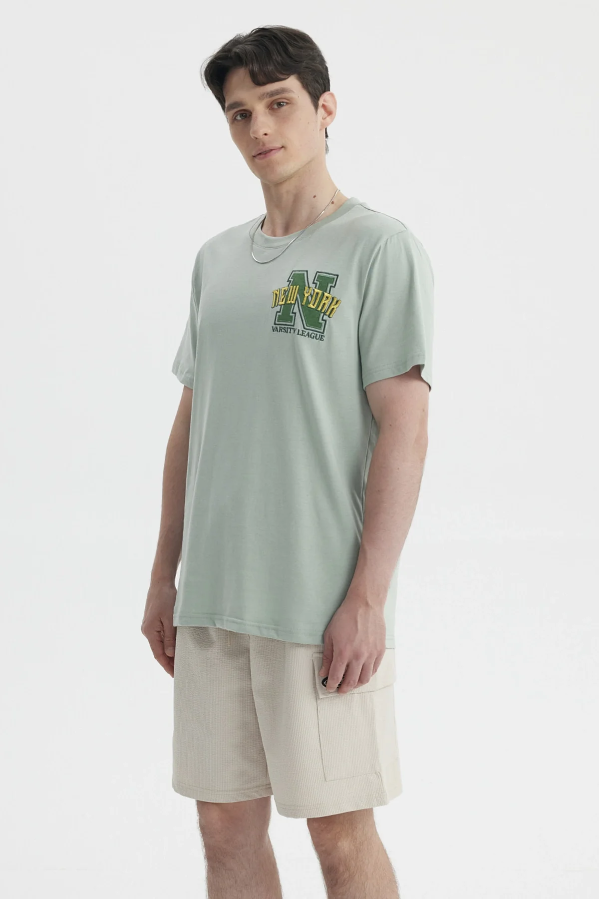 Polera Hombre Oversize Bordado Verde Claro - Image 2