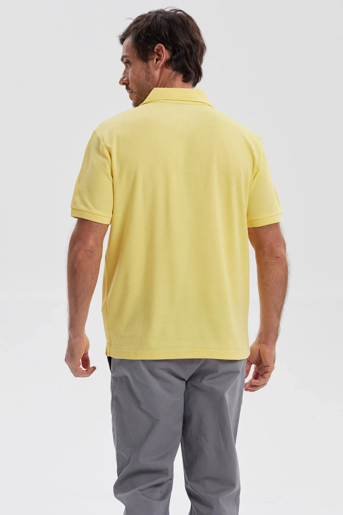 Polera Hombre Pique Básica Lisa Amarillo - Image 3