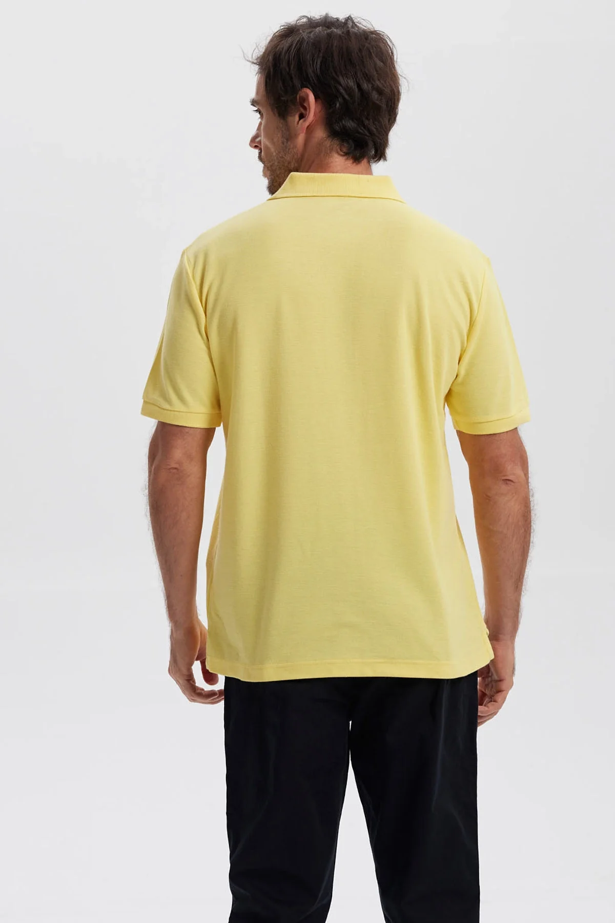 Polera Hombre Pique Básica Lisa Amarillo - Image 3