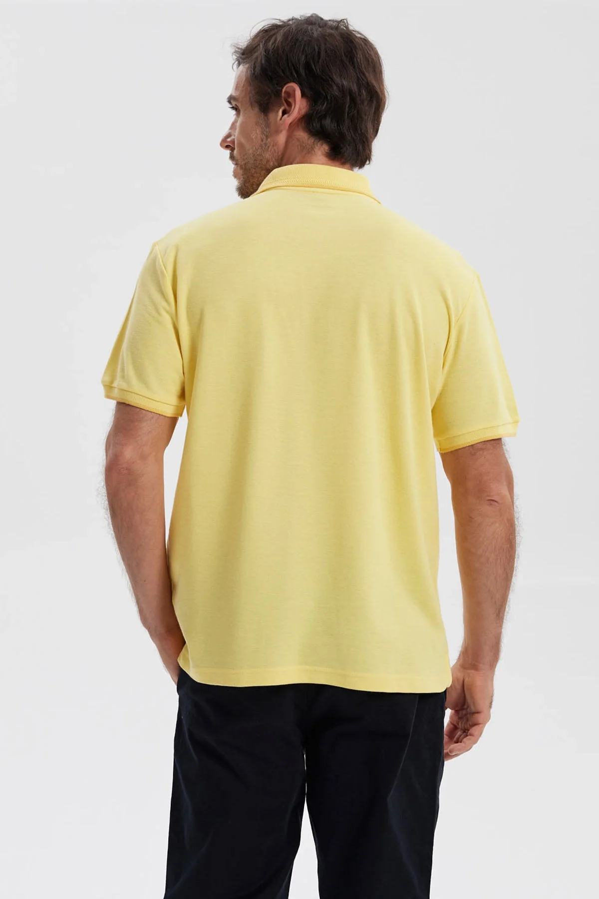 Polera Hombre Pique Básica Lisa Amarillo - Image 3