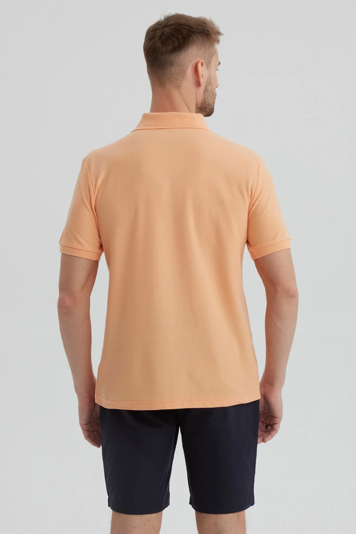 Polera Hombre Pique Básica Lisa Damasco - Image 3