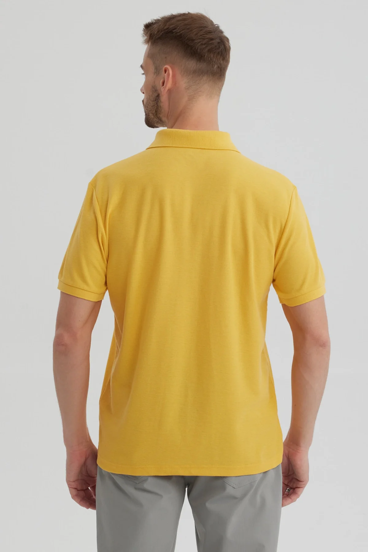 Polera Hombre Pique Básica Lisa Naranjo - Image 3