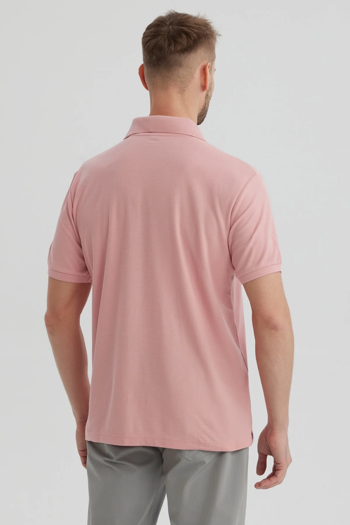 Polera Hombre Pique Básica Lisa Palo Rosa - Image 3
