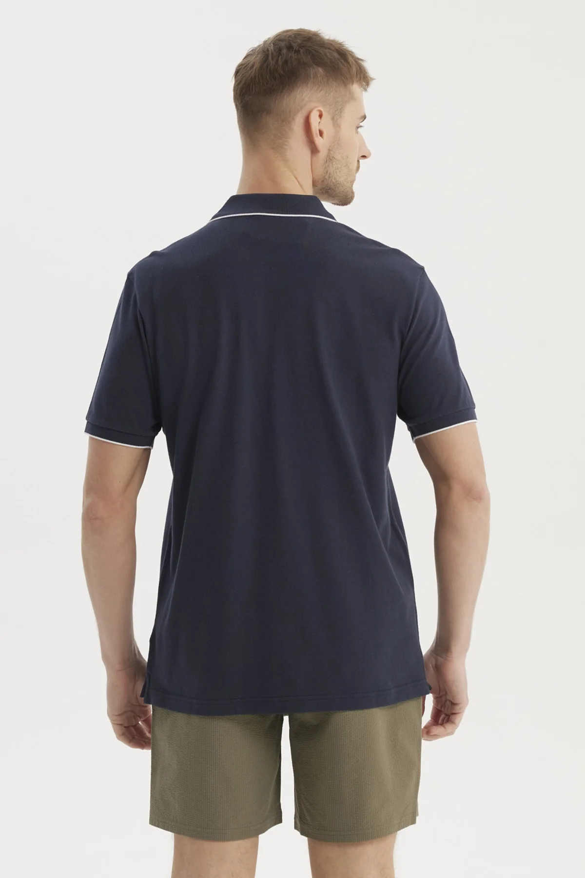Polera Hombre Pique Detalle En Cuello Azul Marino - Image 3