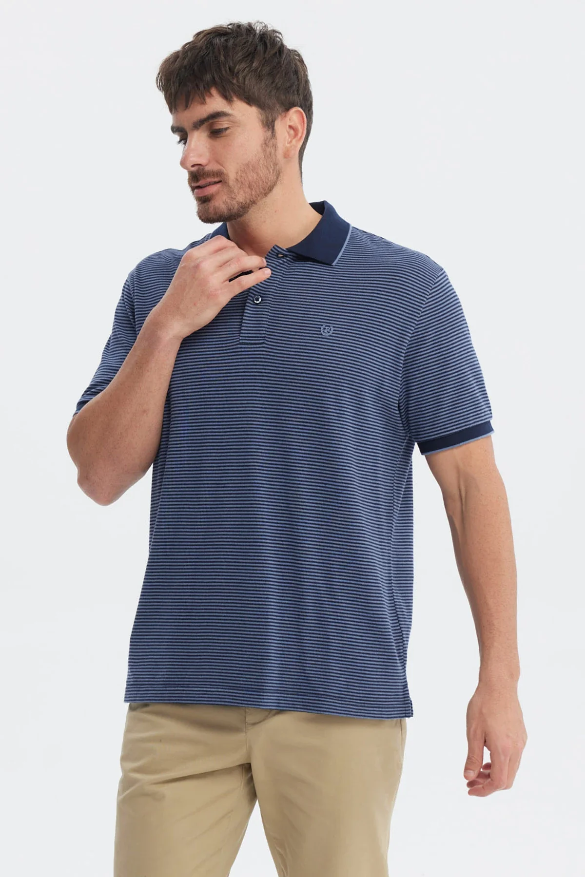 Polera Hombre Pique Rayas Logo Azul Marino - Image 2