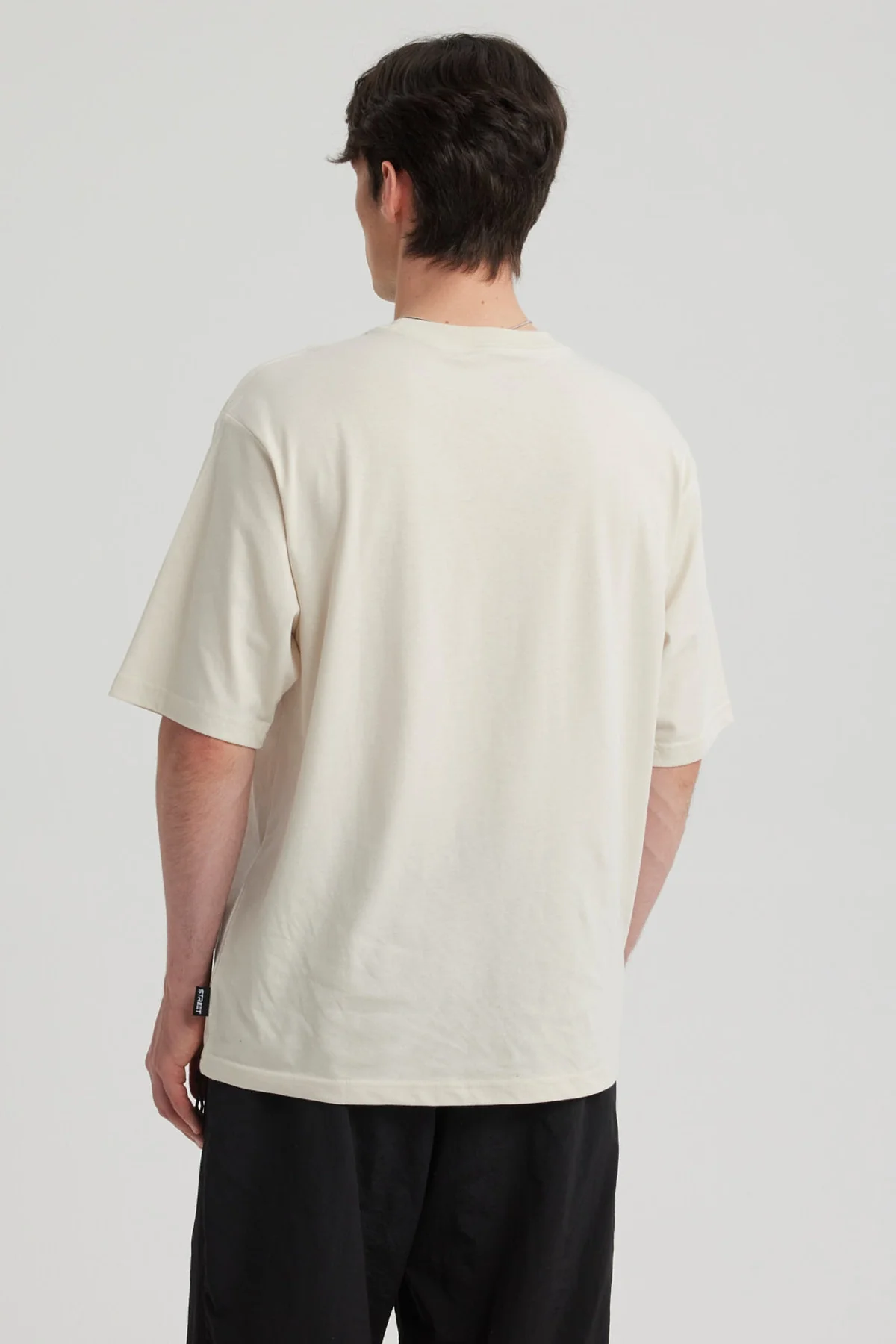 Polera Hombre Print Oversize Beige - Image 3