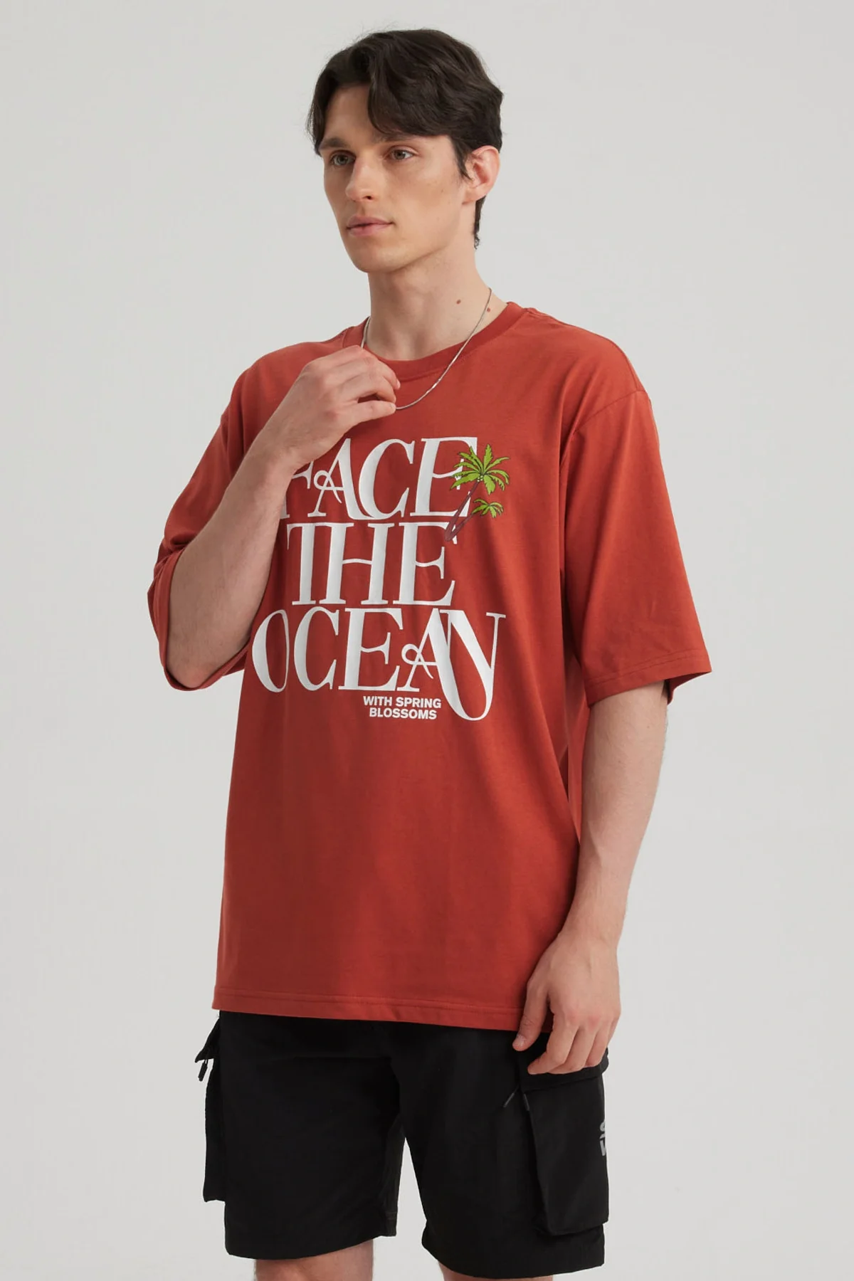 Polera Hombre Print Oversize Ocre - Image 2