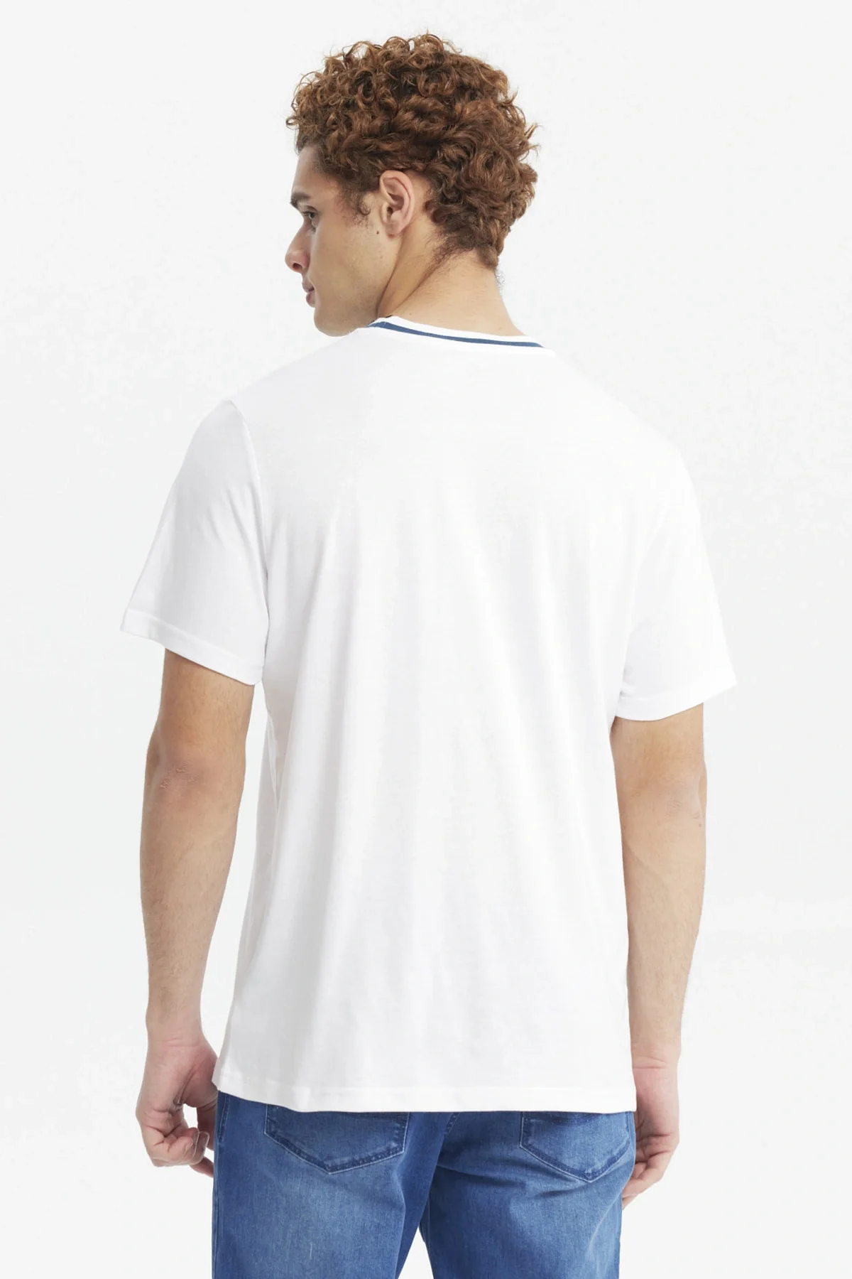 Polera Hombre Regular Print Blanco - Image 3