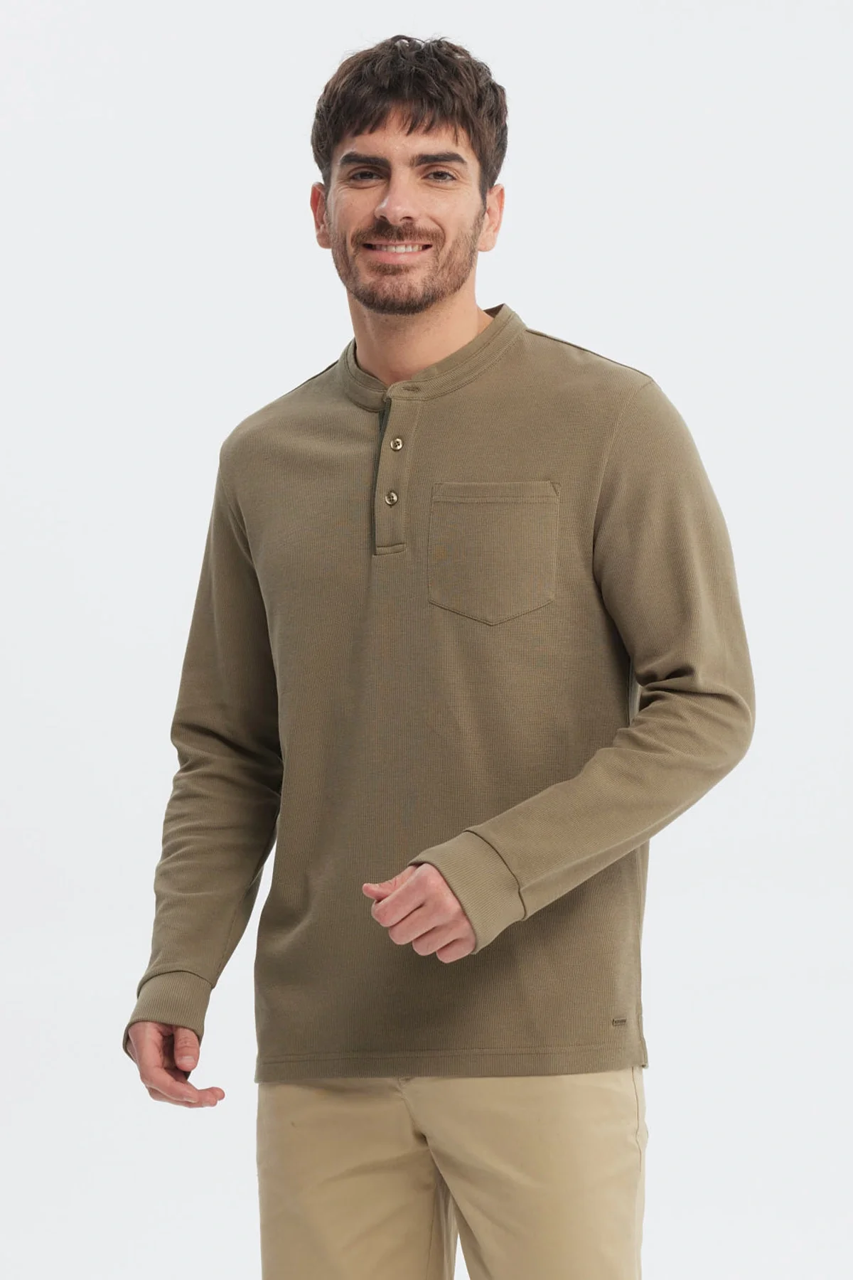 Polera Hombre Slim Verde Oliva - Image 2