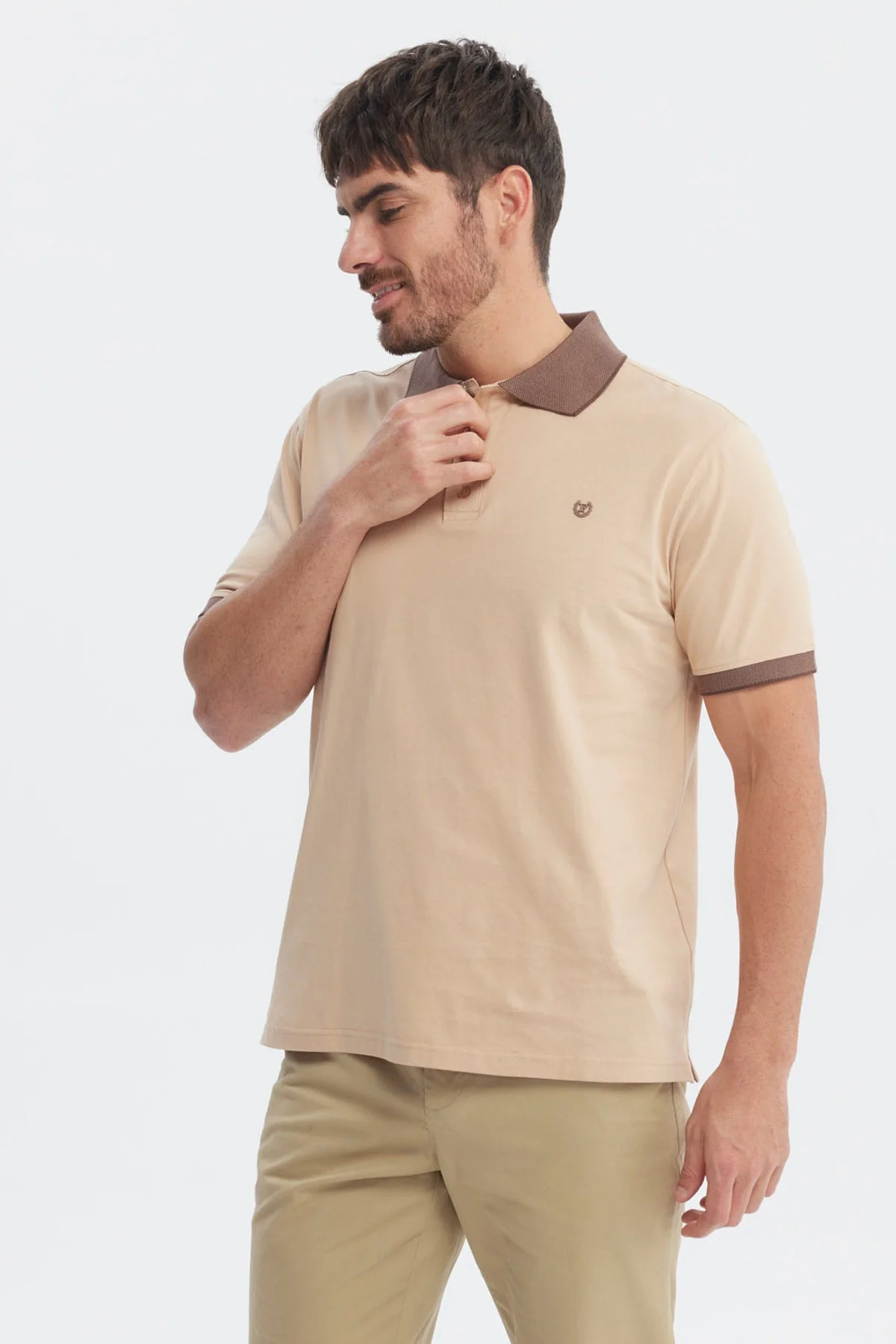 Polera Hombre Slim Cuello Camisero Beige - Image 2