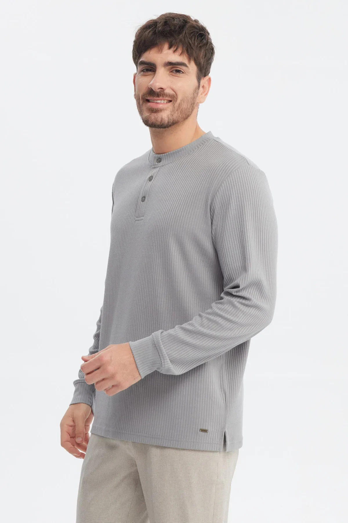 Polera Hombre Slim Gris - Image 2