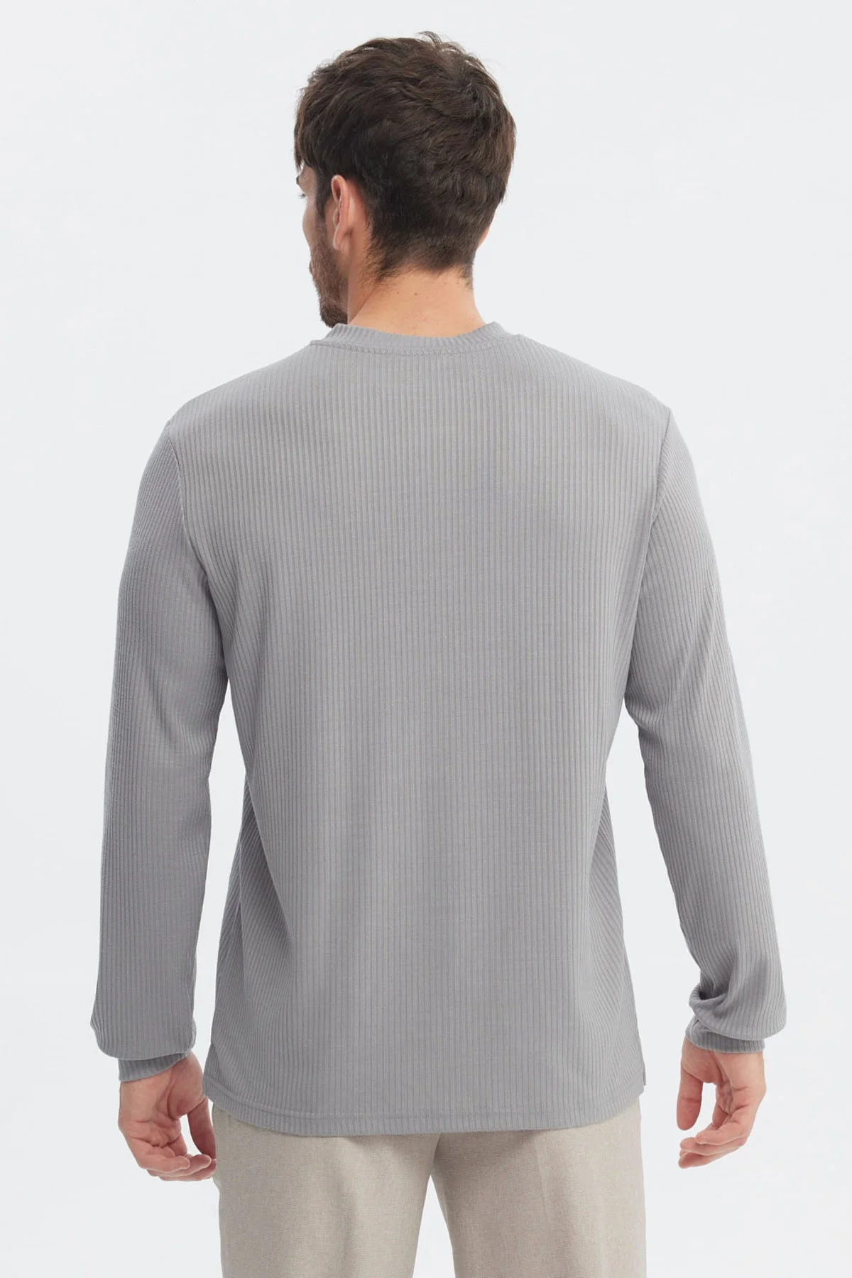 Polera Hombre Slim Gris - Image 3