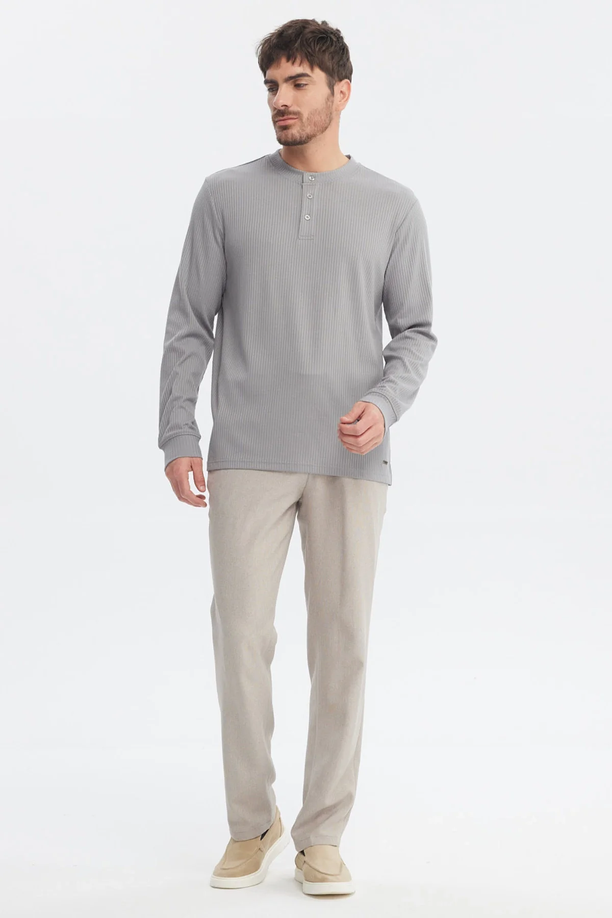 Polera Hombre Slim Gris - Image 4