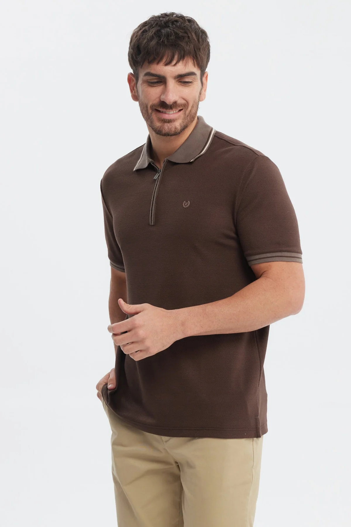 Polera Hombre Textura Cierre Polo Chocolate - Image 2