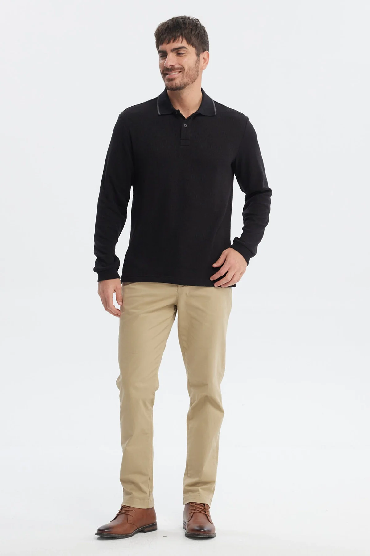 Polera Hombre Textura Con Botón Negro - Image 4