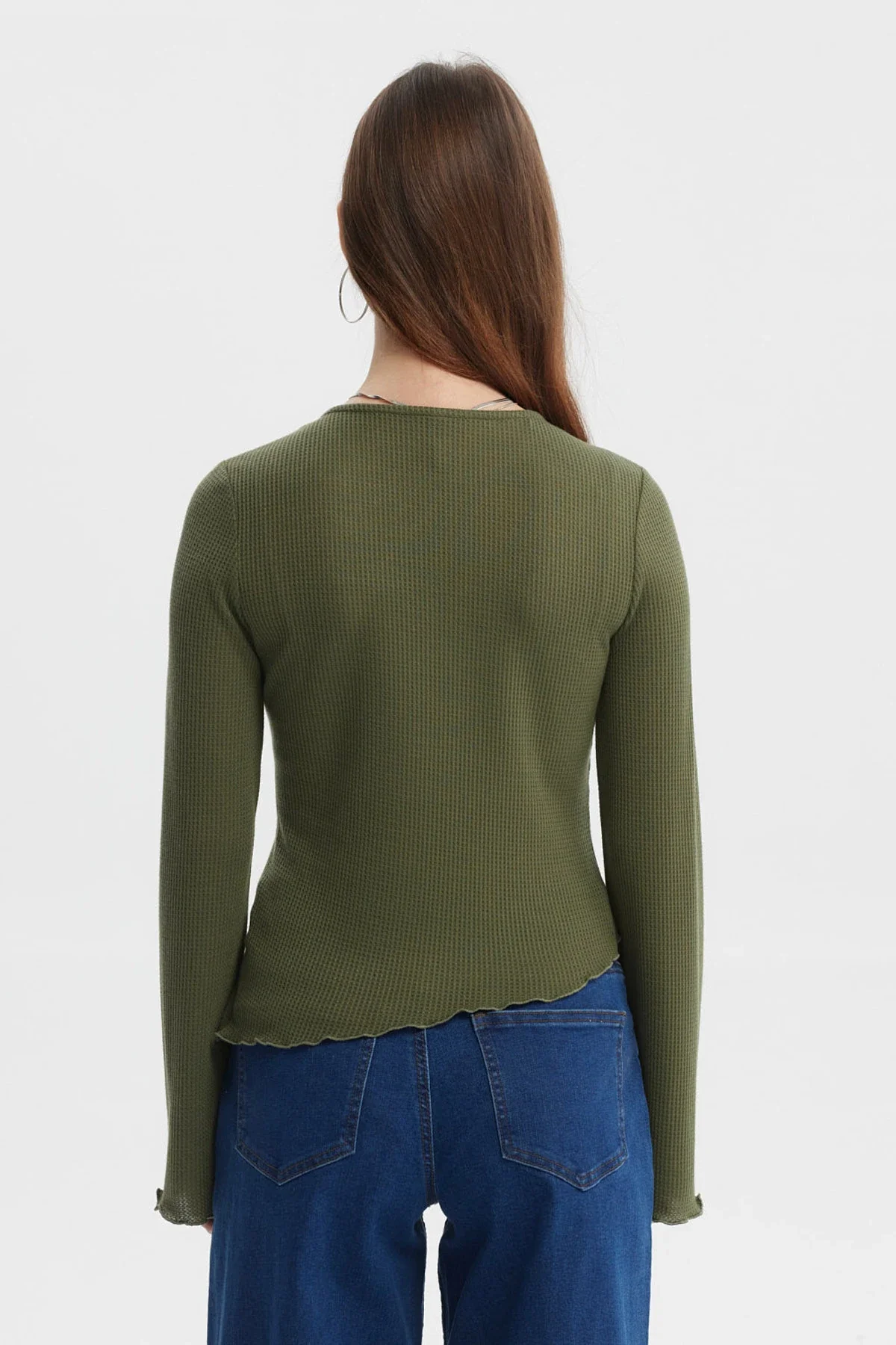 Polera Mujer Abertura Costado Verde Militar Claro - Image 3