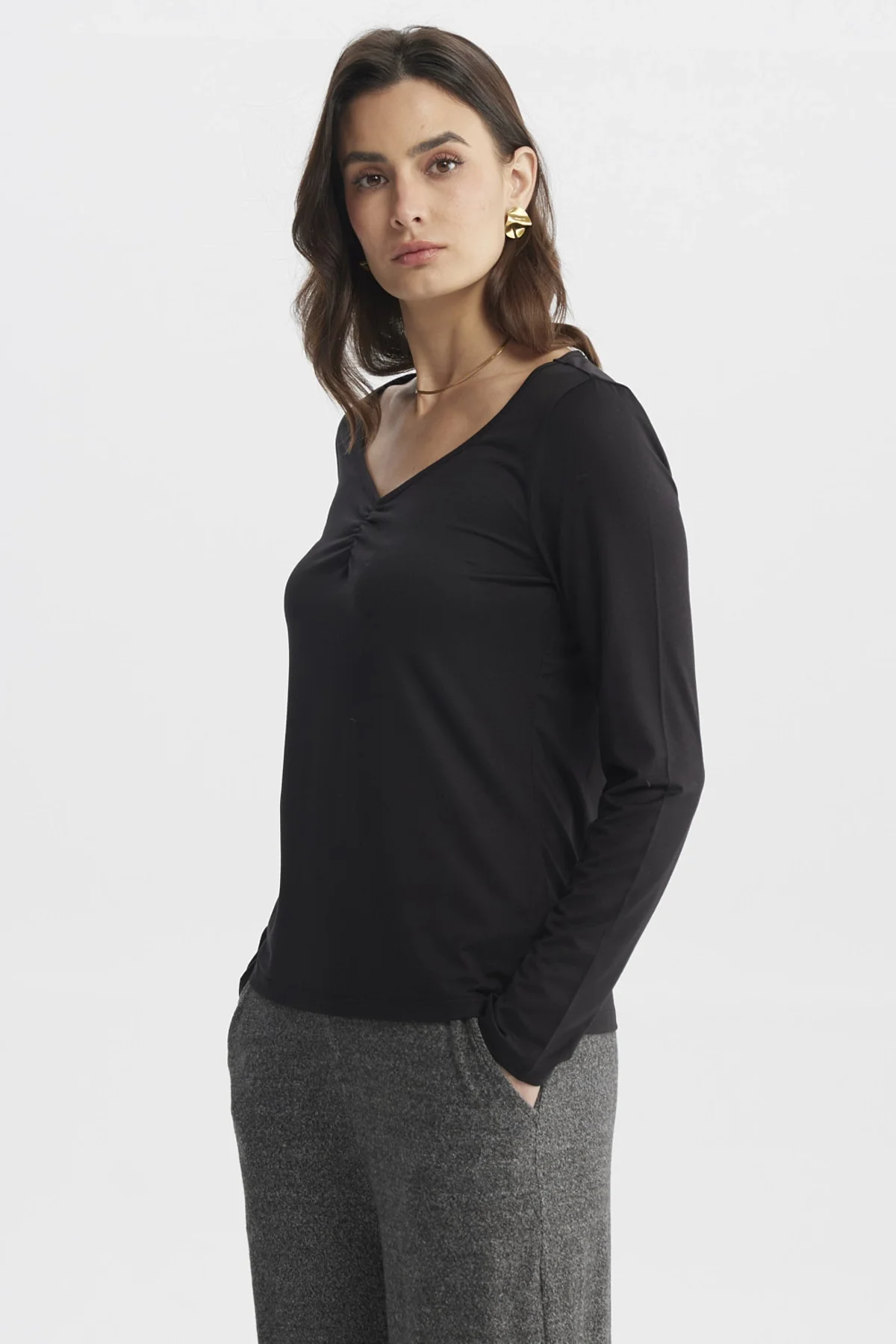 Polera Mujer Ajustado Cuello V Negro - Image 2