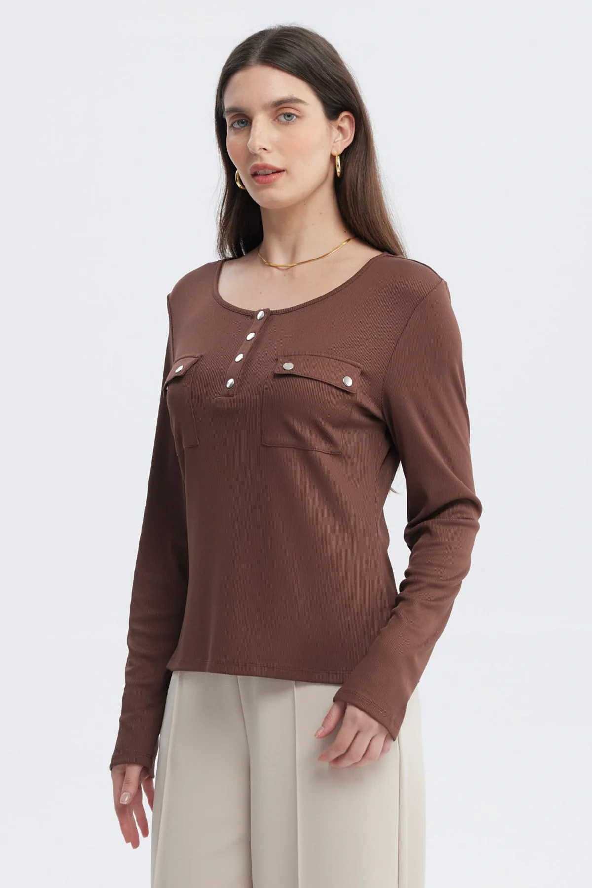 Polera Mujer Aplicación Botones Café Claro - Image 2