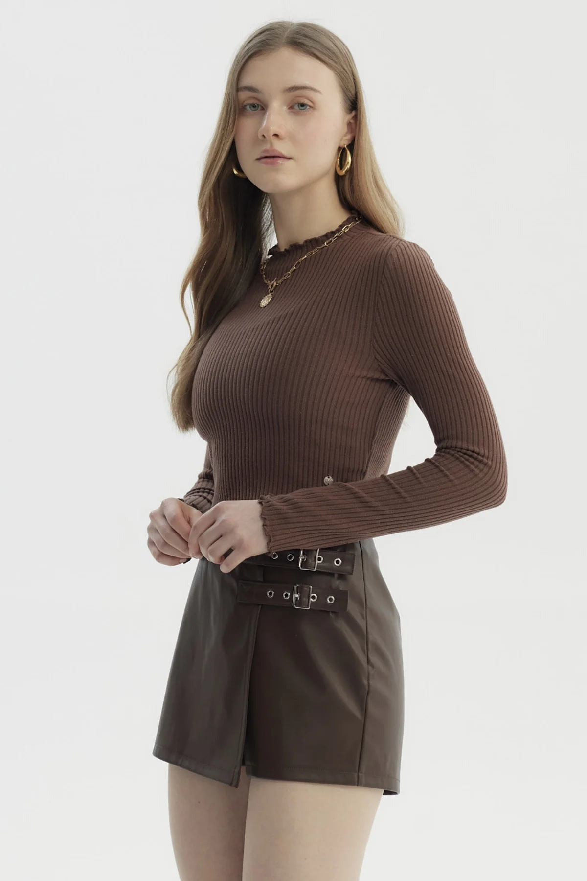 Polera Mujer Basic Ajustado Café Oscuro - Image 2